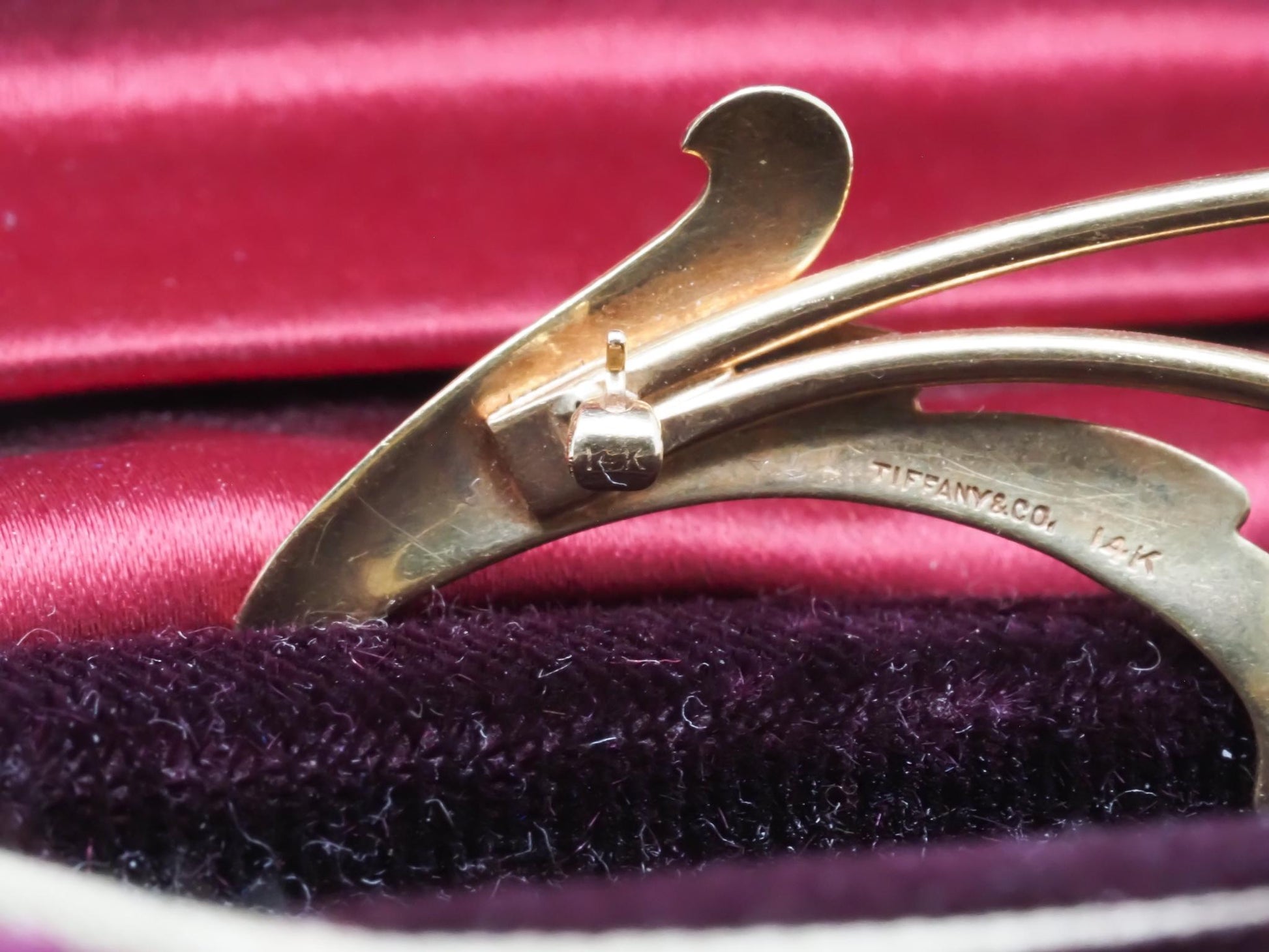 Estate Vintage Tiffany & Co. Amethyst Two Tone Flower Brooch - VHK#853b