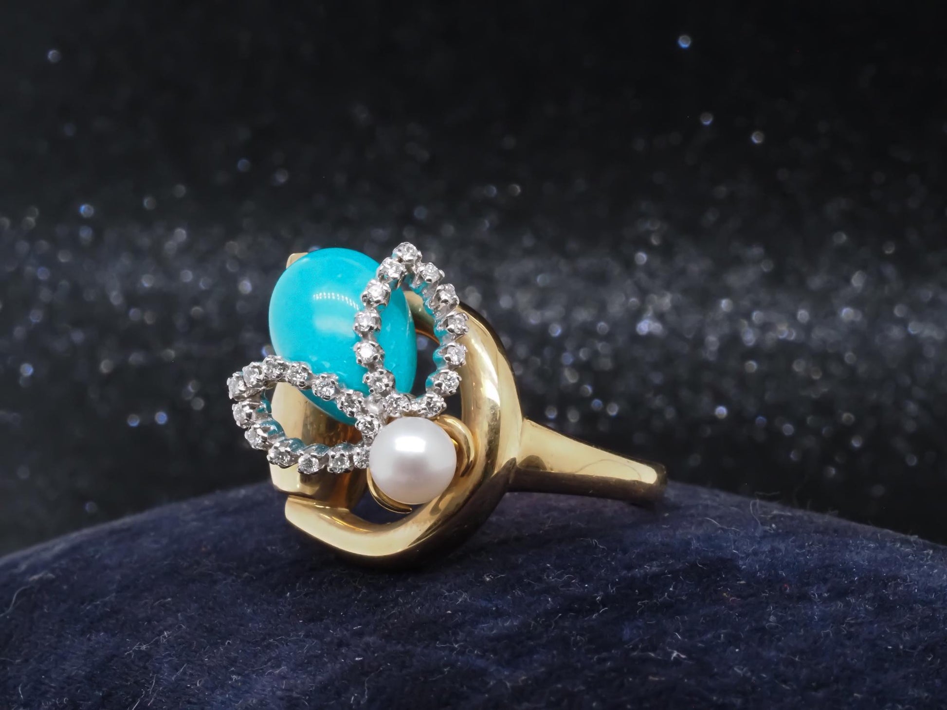 Estate Vintage 18K Gucci Bee Horsebit Turquoise Diamond Ring - VHK#116b