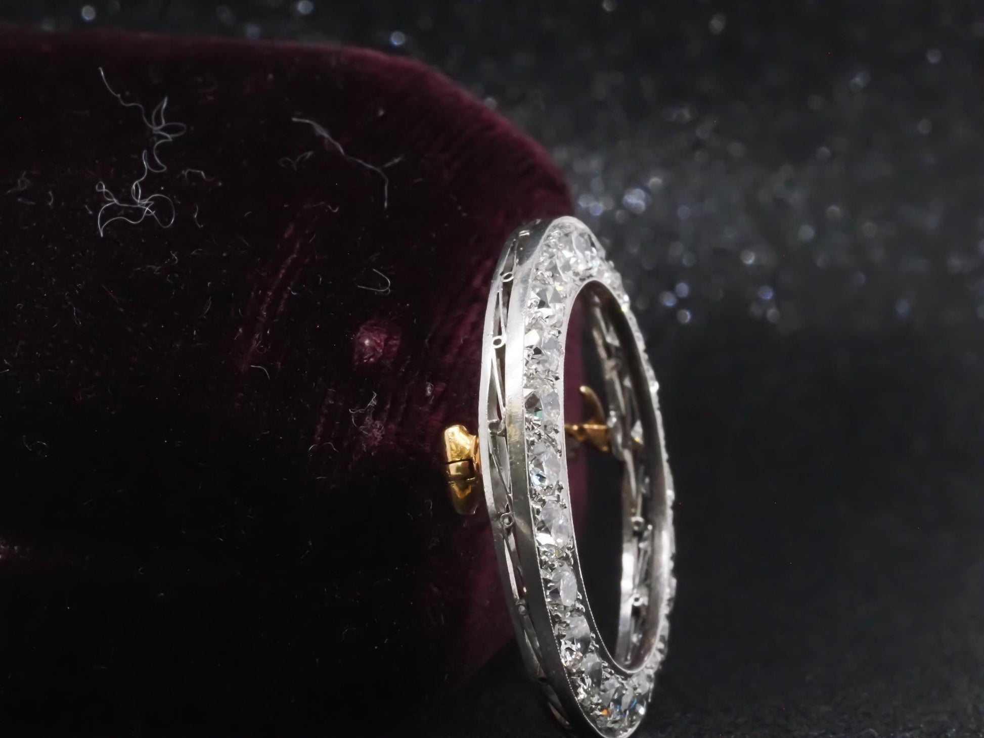 Estate 1920s Art Deco Tiffany & Co. 5.75ct Old European Diamond Platinum Circle