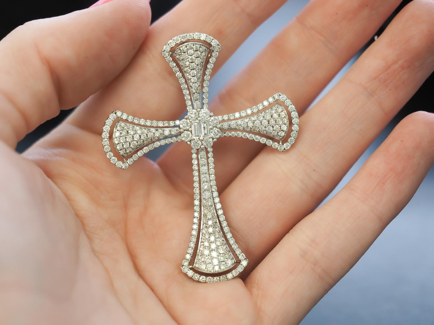 Estate 18K White Gold Diamond Cross Pendant - VHK#327a