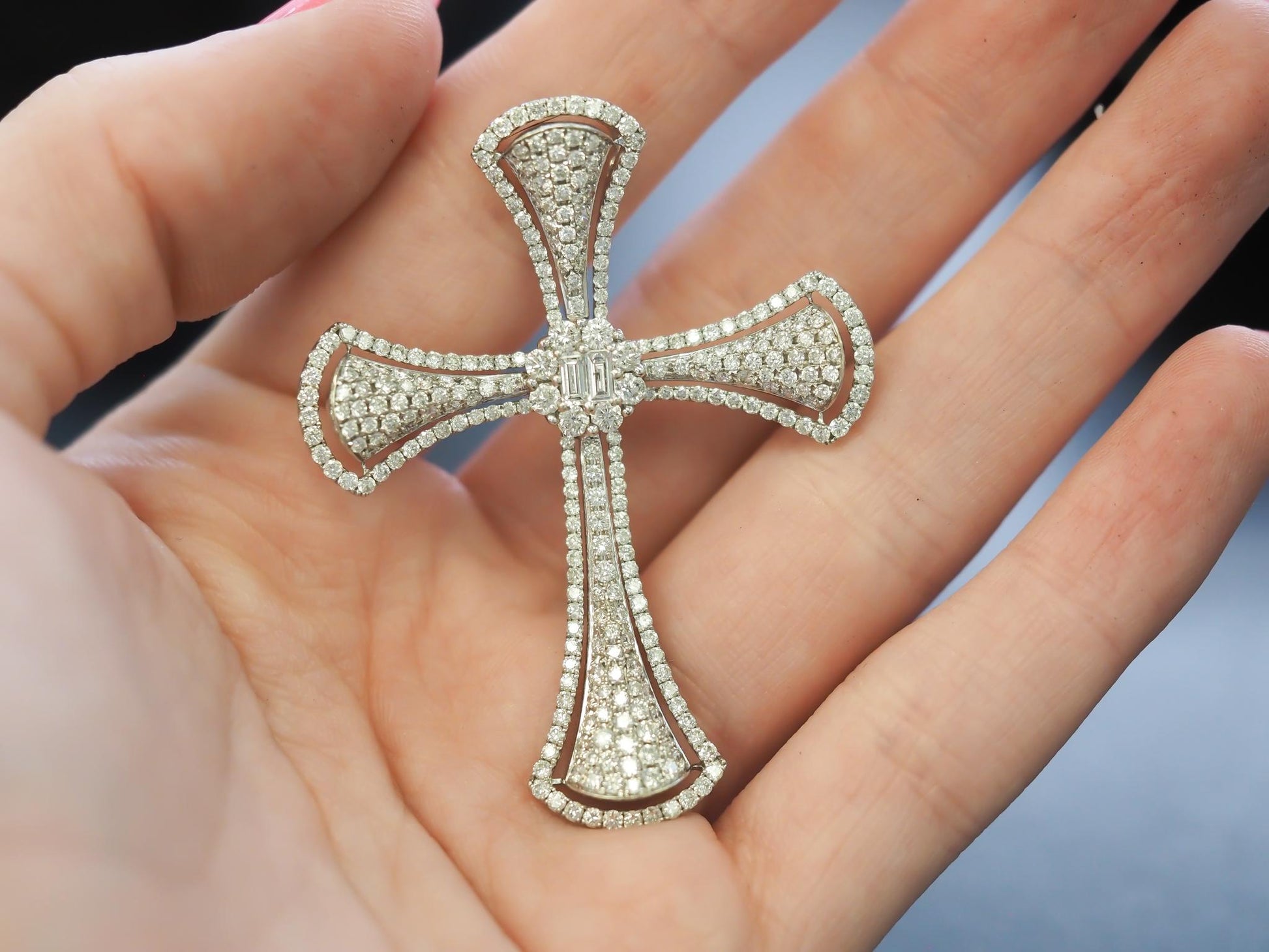 Estate 18K White Gold Diamond Cross Pendant - VHK#327a