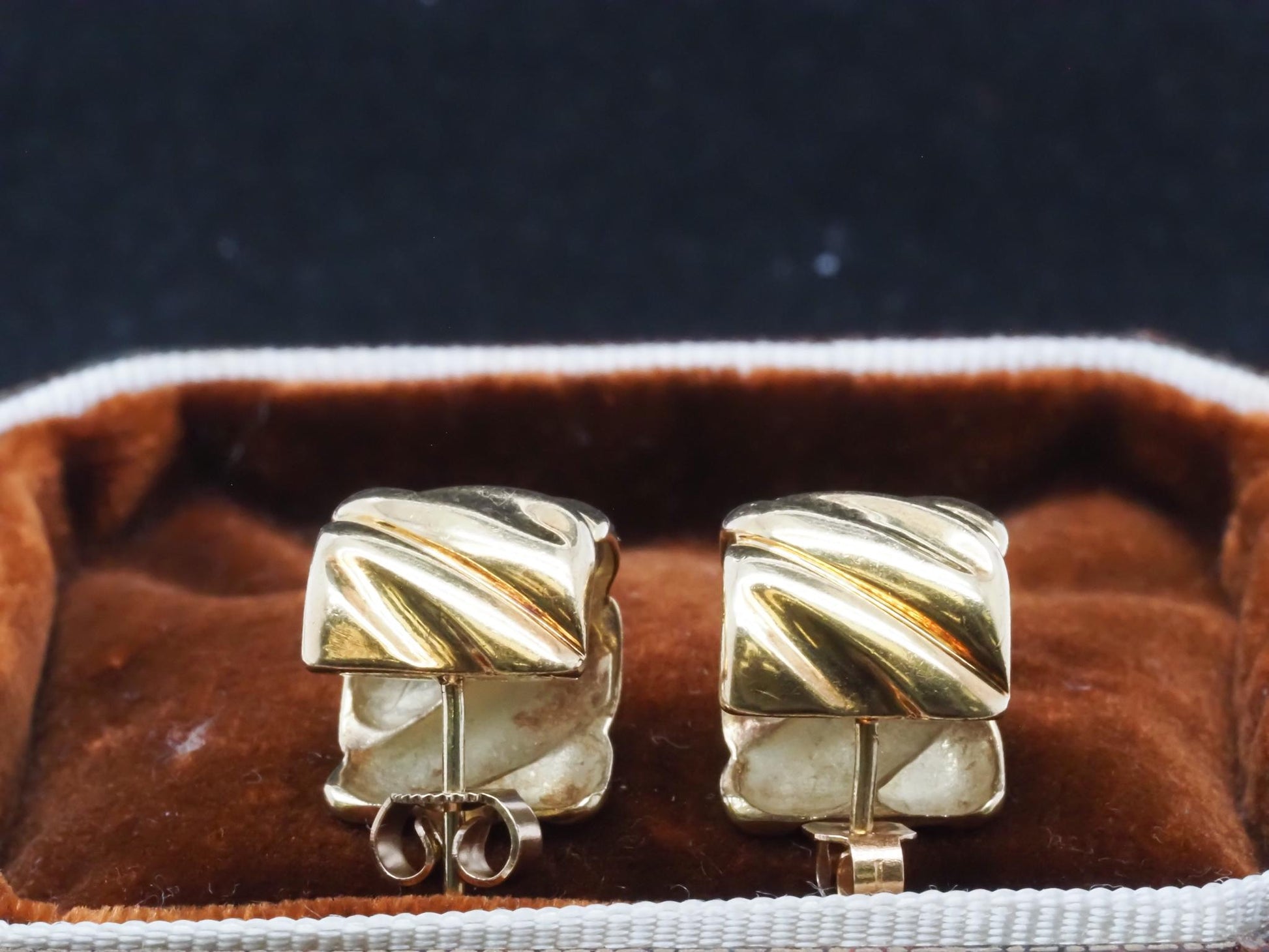 Estate GUCCI 18K Yellow Gold Chic Earrings - VHK#503a