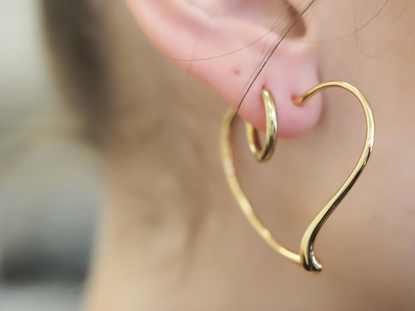 Estate Elsa Peretti Tiffany & Co. 18K Yellow Gold Open Heart Hoop Earrings