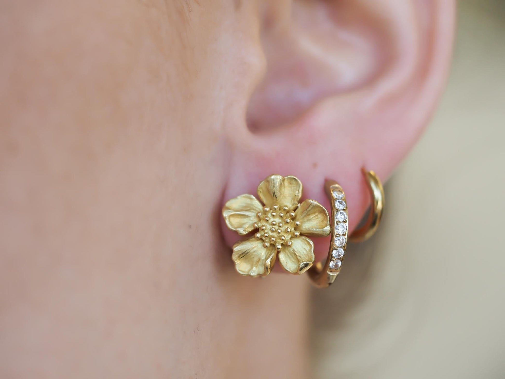 Estate Tiffany & Co. 18K Yellow Gold Dogwood Flower Earrings - VHK#88b