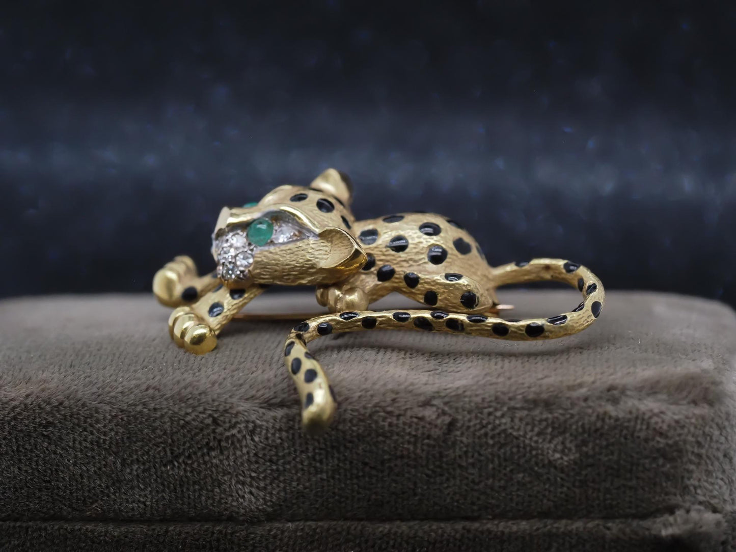 Estate 18K Yellow Gold Leopard Brooch with Diamond and Emeralds - VHK#97B