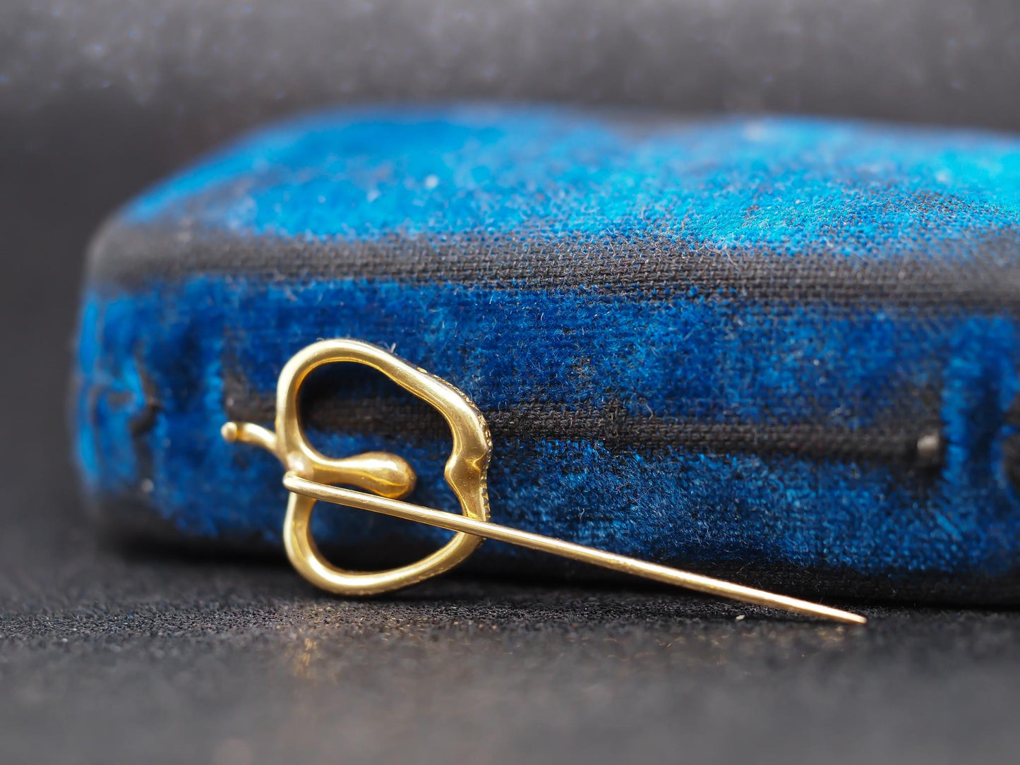 Estate 18K Yellow Gold Elsa Peretti Tiffany & Co . Apple Stick Pin - VHK#506a