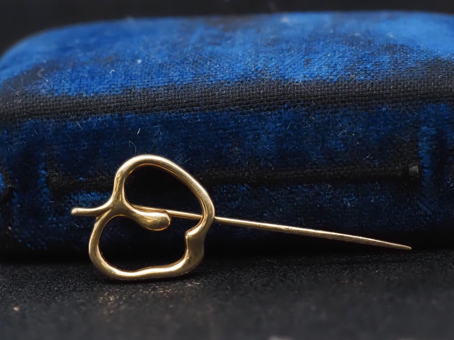 Estate 18K Yellow Gold Elsa Peretti Tiffany & Co . Apple Stick Pin - VHK#506a
