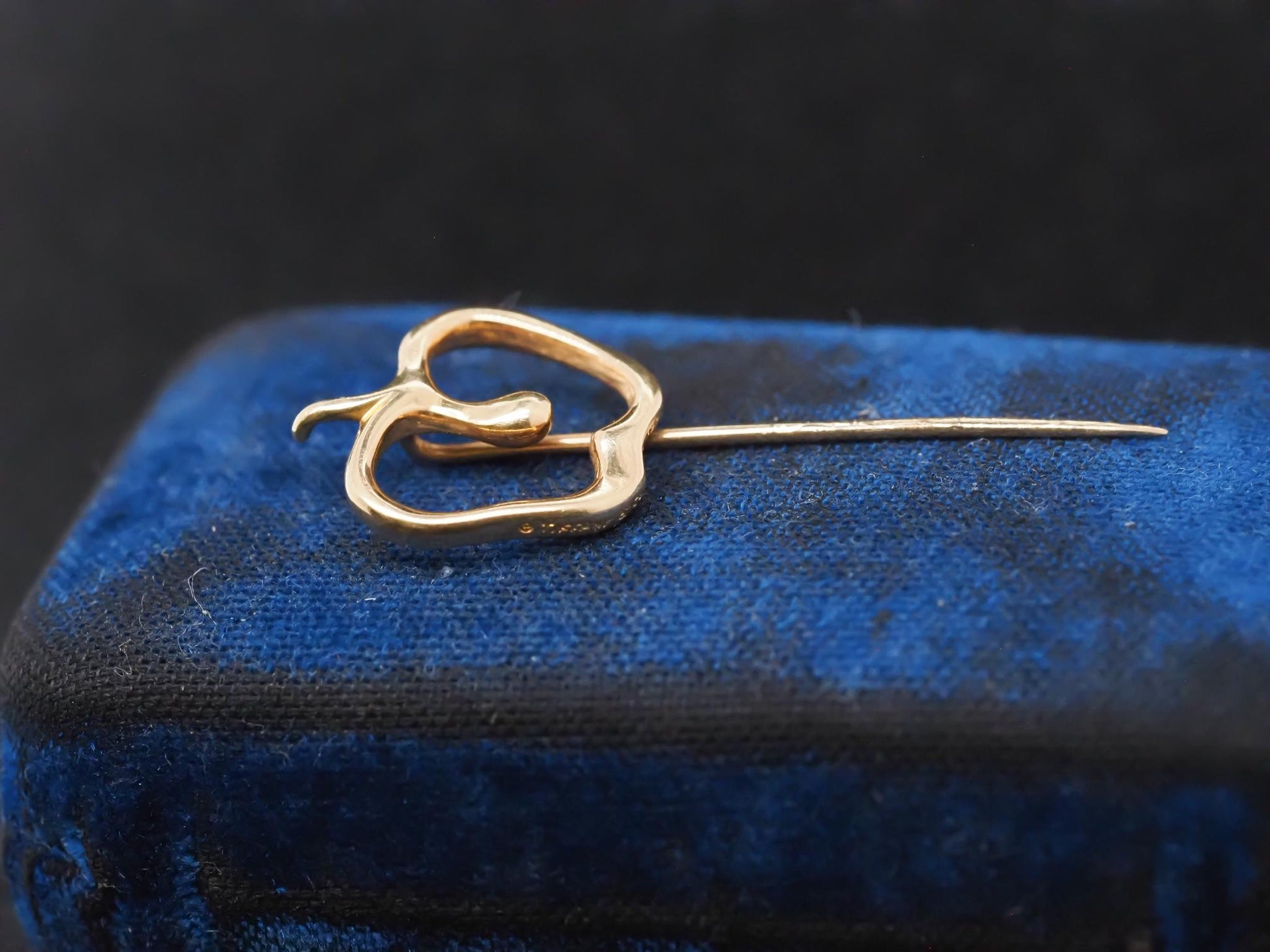 Estate 18K Yellow Gold Elsa Peretti Tiffany & Co . Apple Stick Pin - VHK#506a