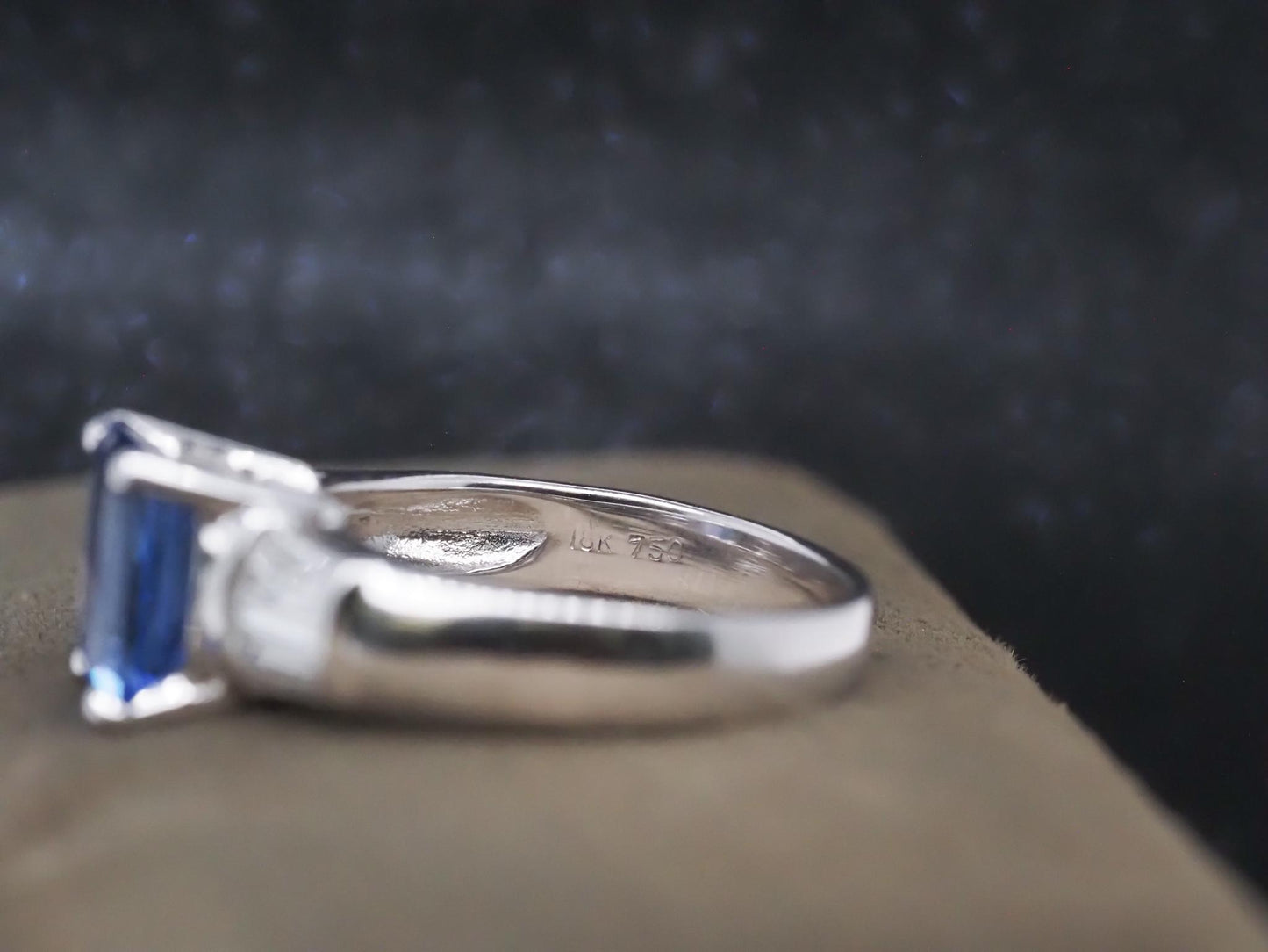 Estate 18K White Gold Tanzanite and Diamond Ring - VHK#304a
