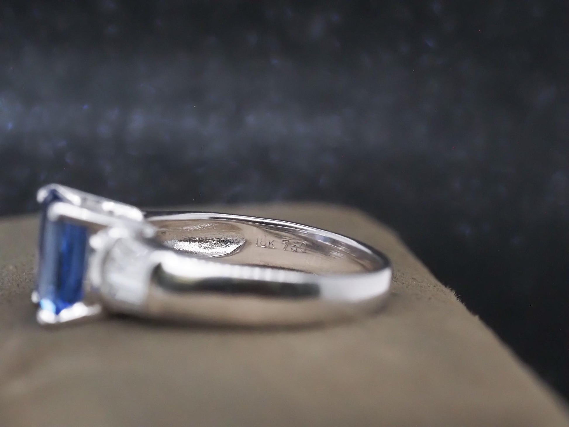 Estate 18K White Gold Tanzanite and Diamond Ring - VHK#304a