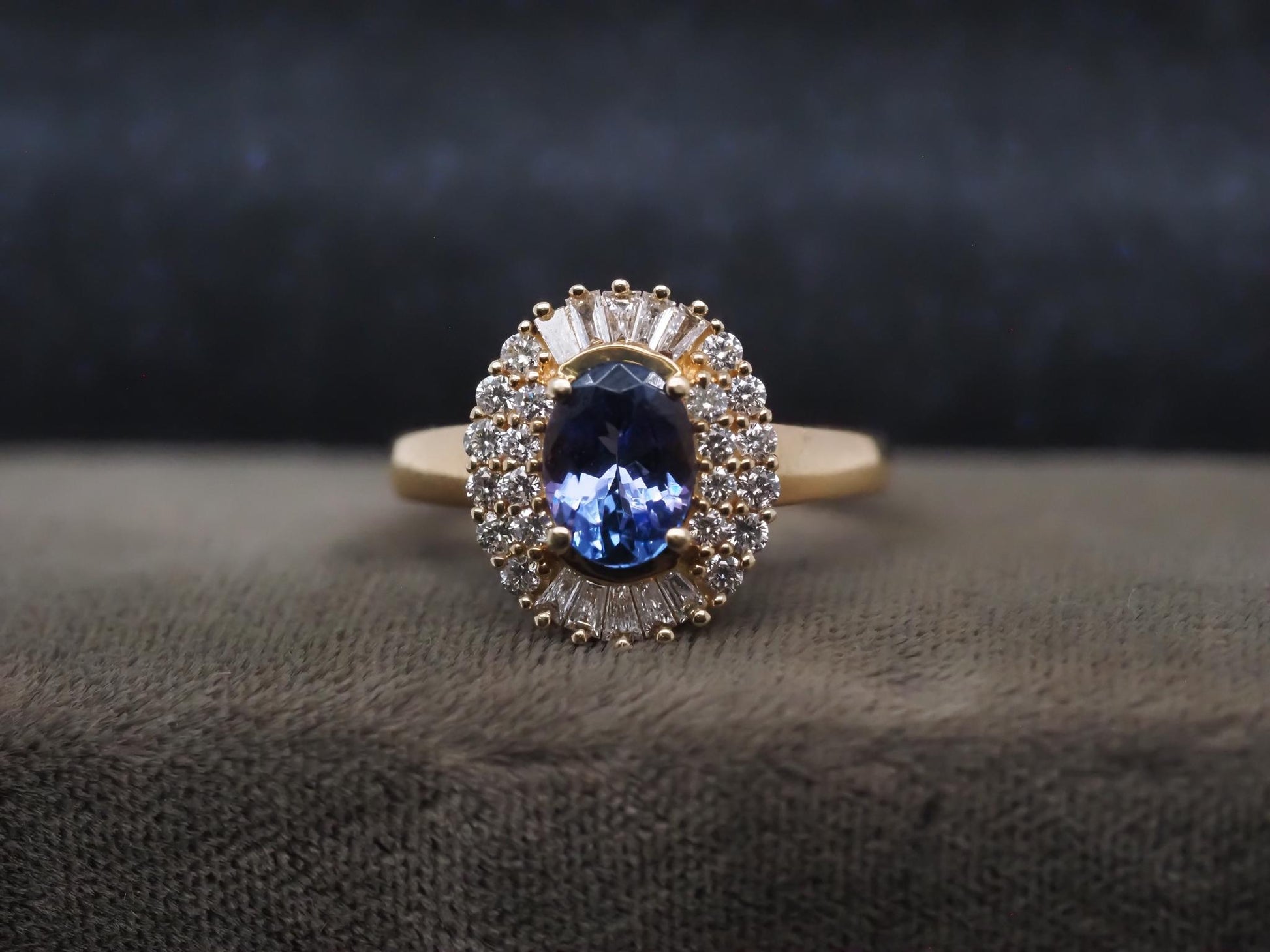 Estate EFFY 14K Yellow Gold Tanzanite and Diamond Ring - VHK#315a
