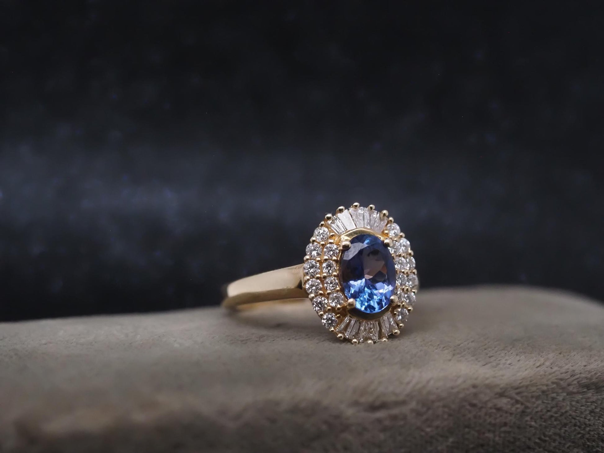 Estate EFFY 14K Yellow Gold Tanzanite and Diamond Ring - VHK#315a