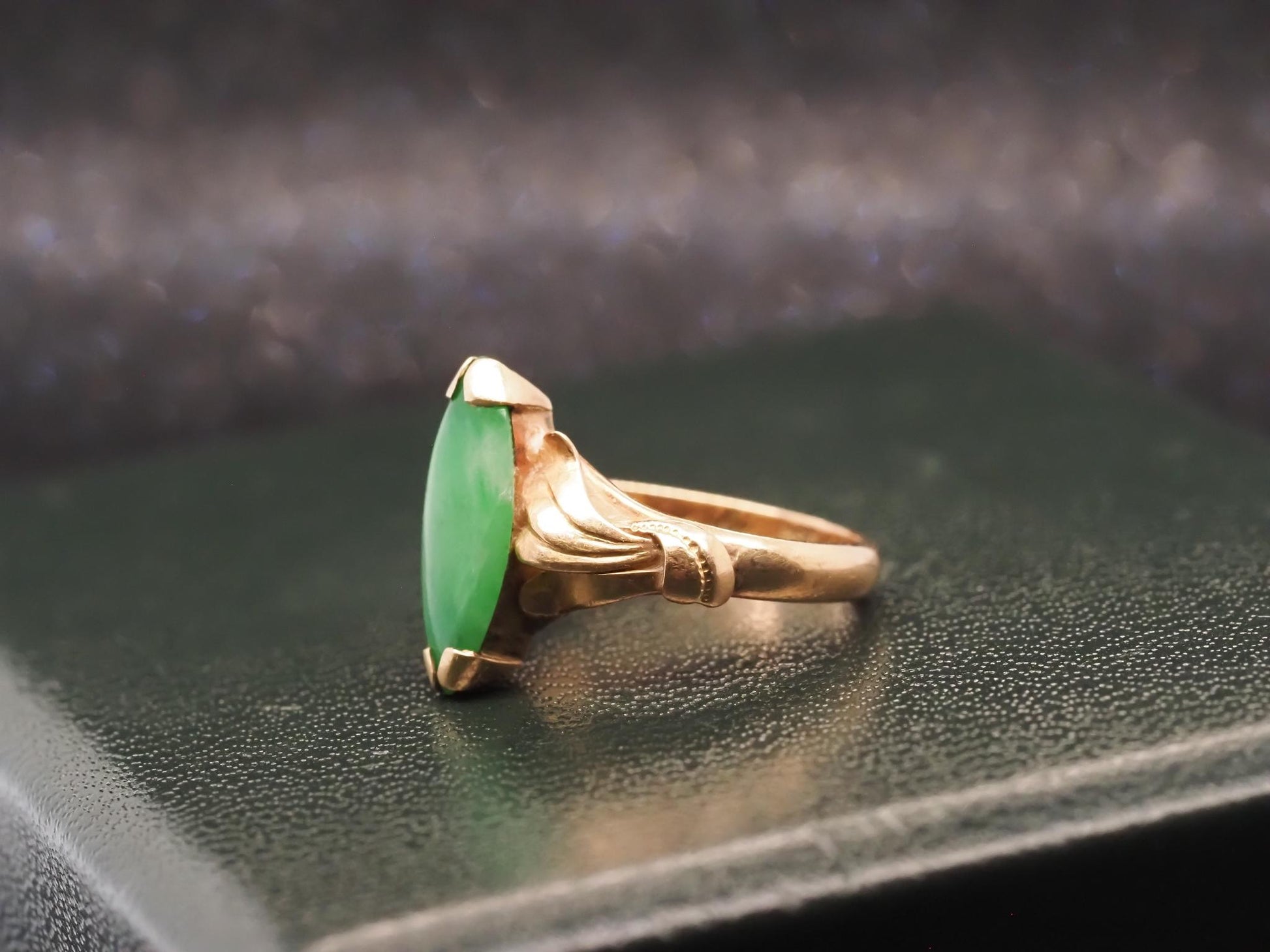 Estate Vintage 14K Gold Jade Navette Ring -VHK#23A
