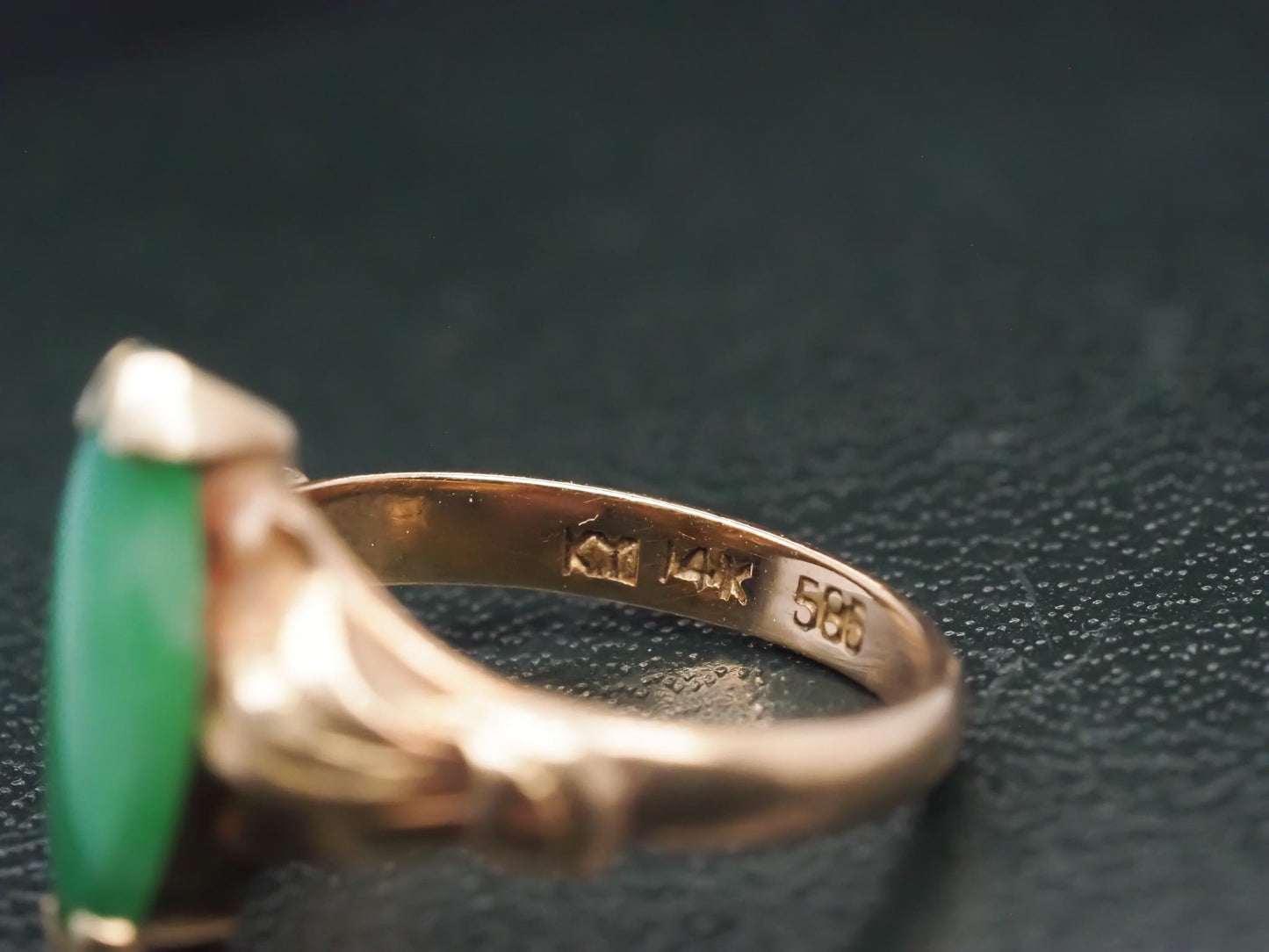 Estate Vintage 14K Gold Jade Navette Ring -VHK#23A