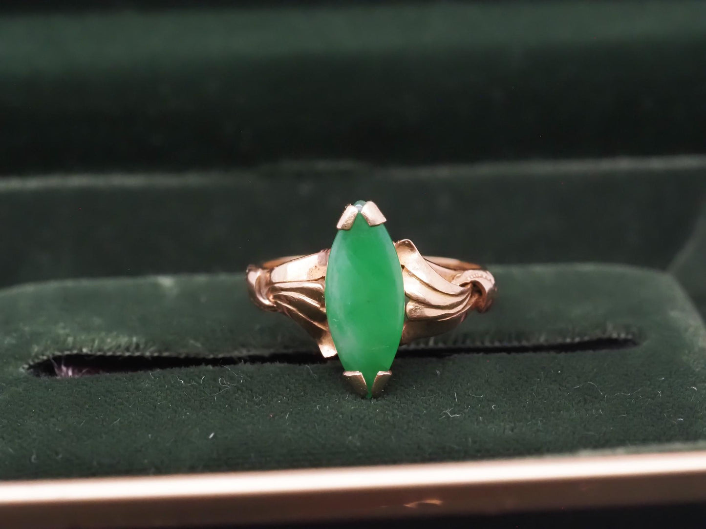 Estate Vintage 14K Gold Jade Navette Ring -VHK#23A
