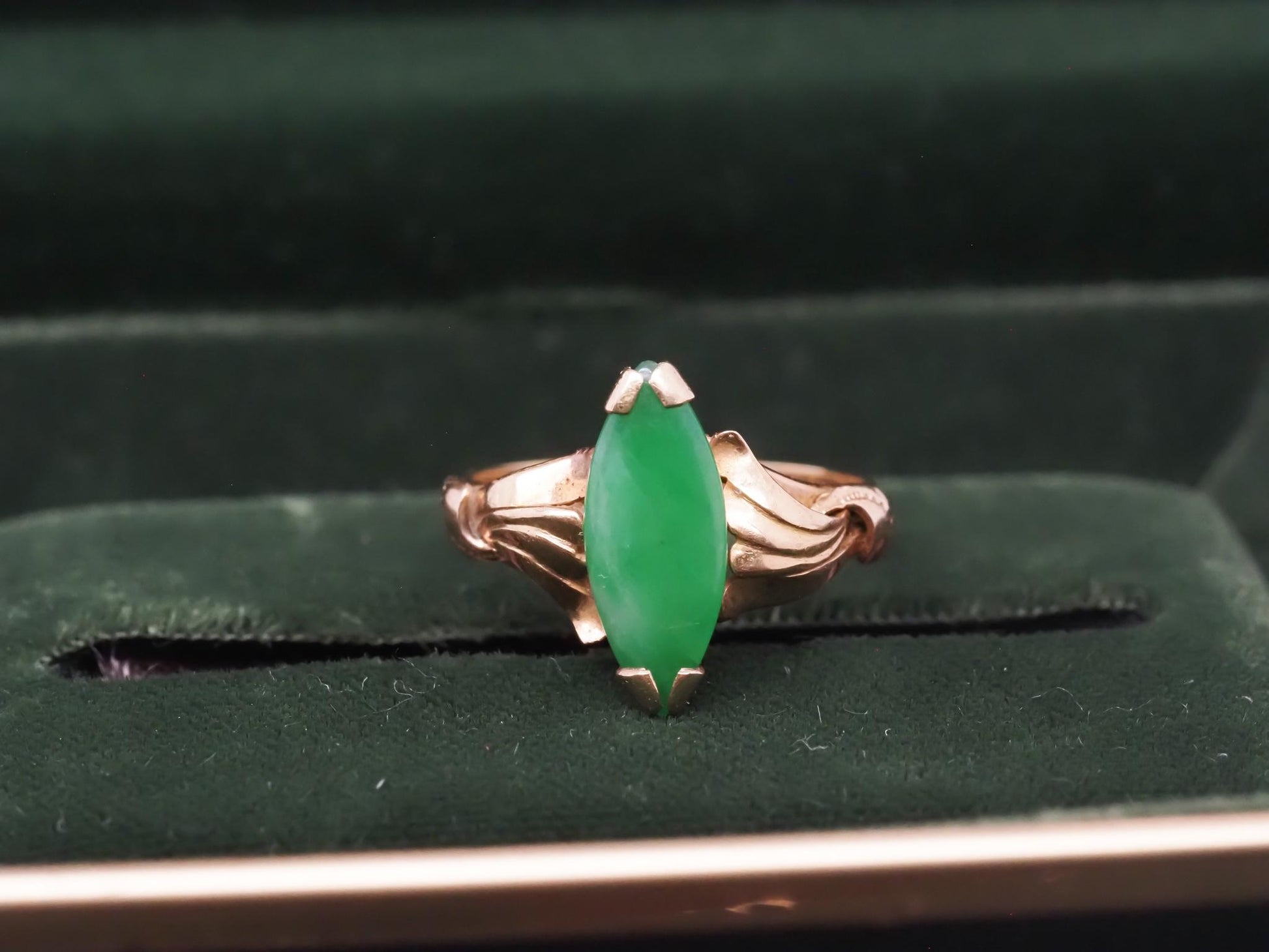 Estate Vintage 14K Gold Jade Navette Ring -VHK#23A