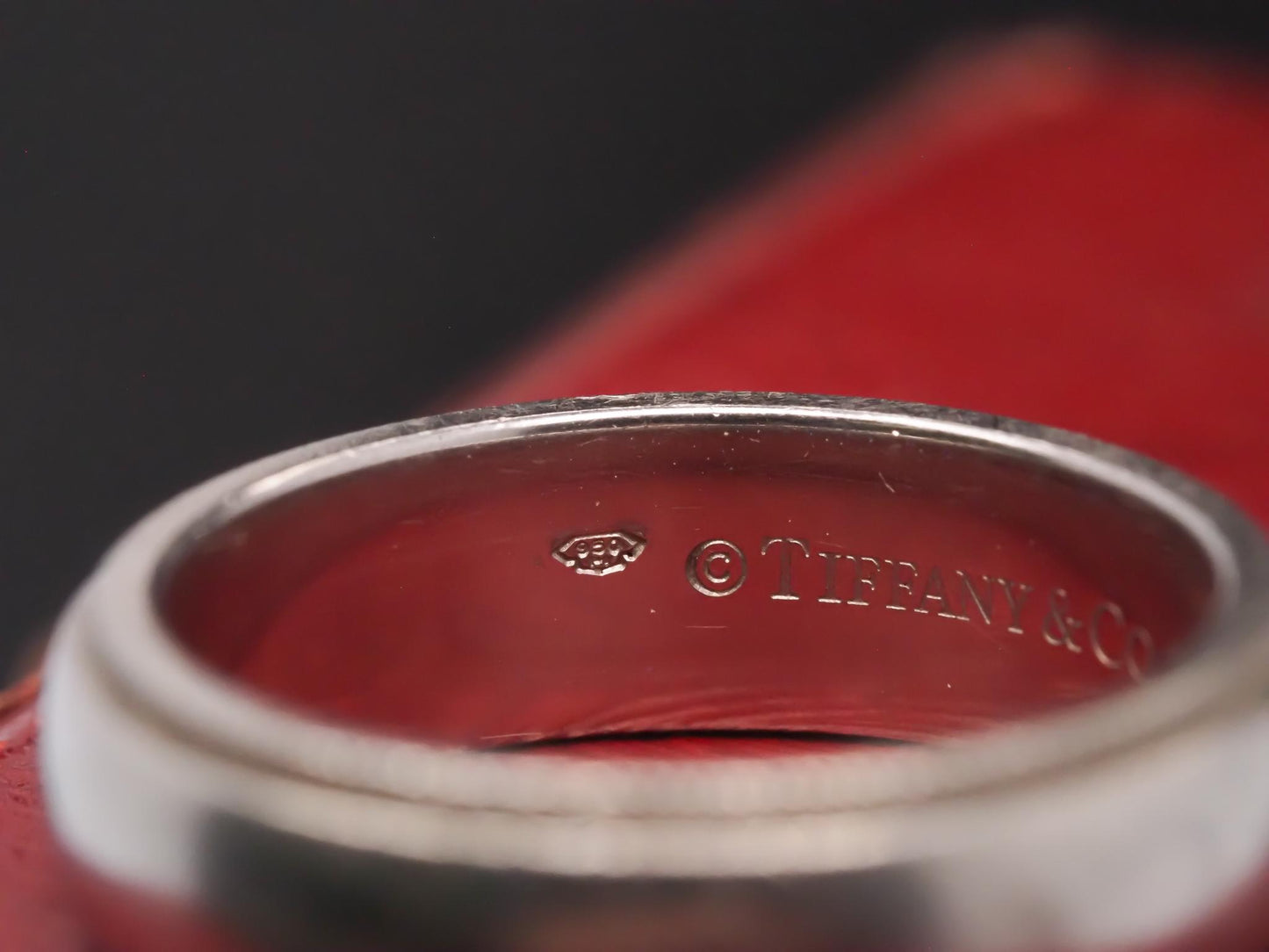Estate Tiffany & Co. Platinum Milgrain Wedding Band Size 7 -VHK#992A