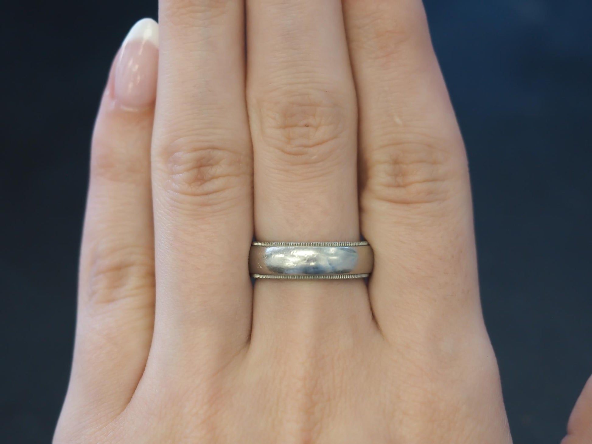 Estate Tiffany & Co. Platinum Milgrain Wedding Band Size 7 -VHK#992A