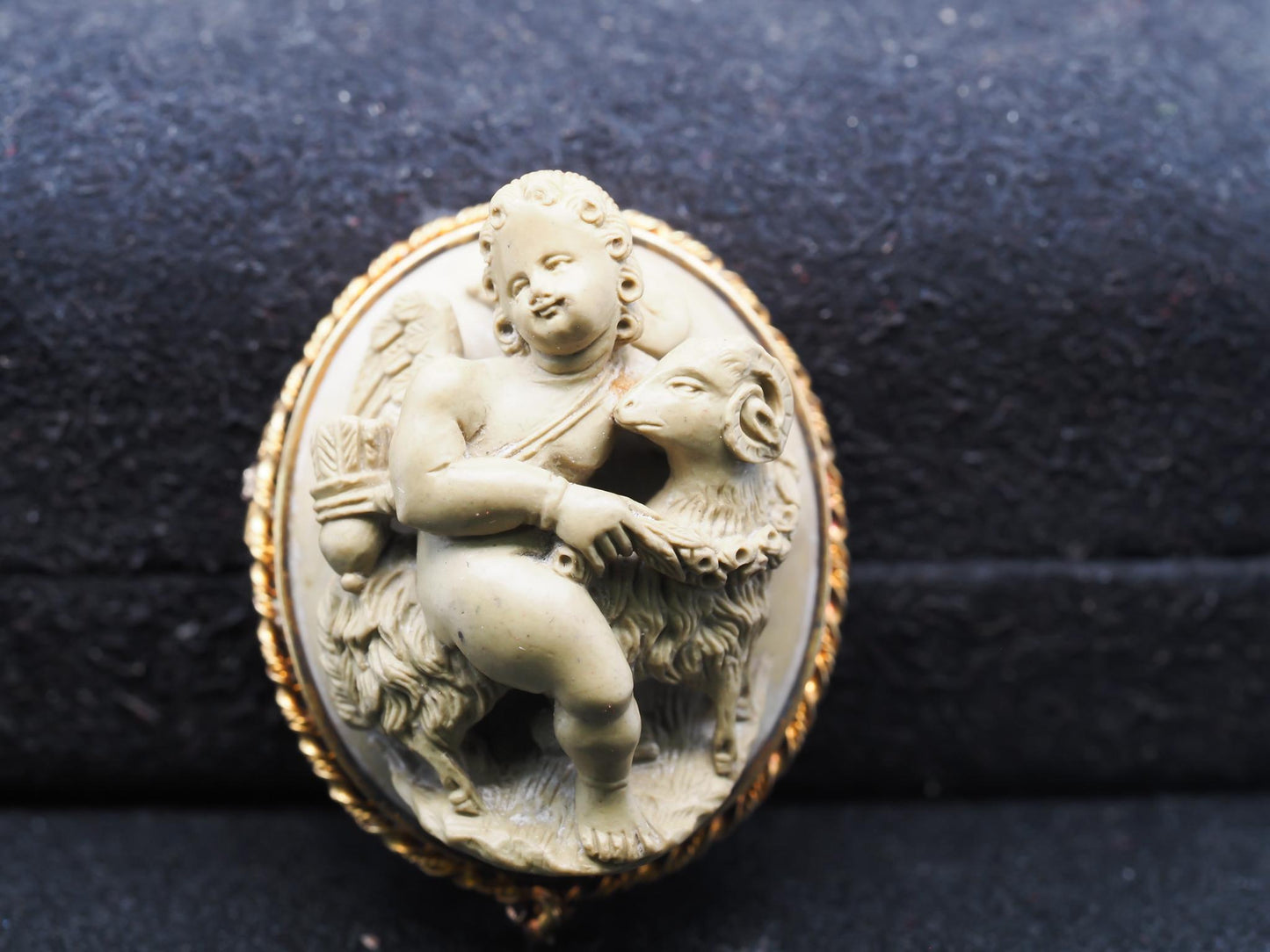 Victorian 19K Yellow Gold High Relief Lava Cherub Cameo Brooch - VHK#441a