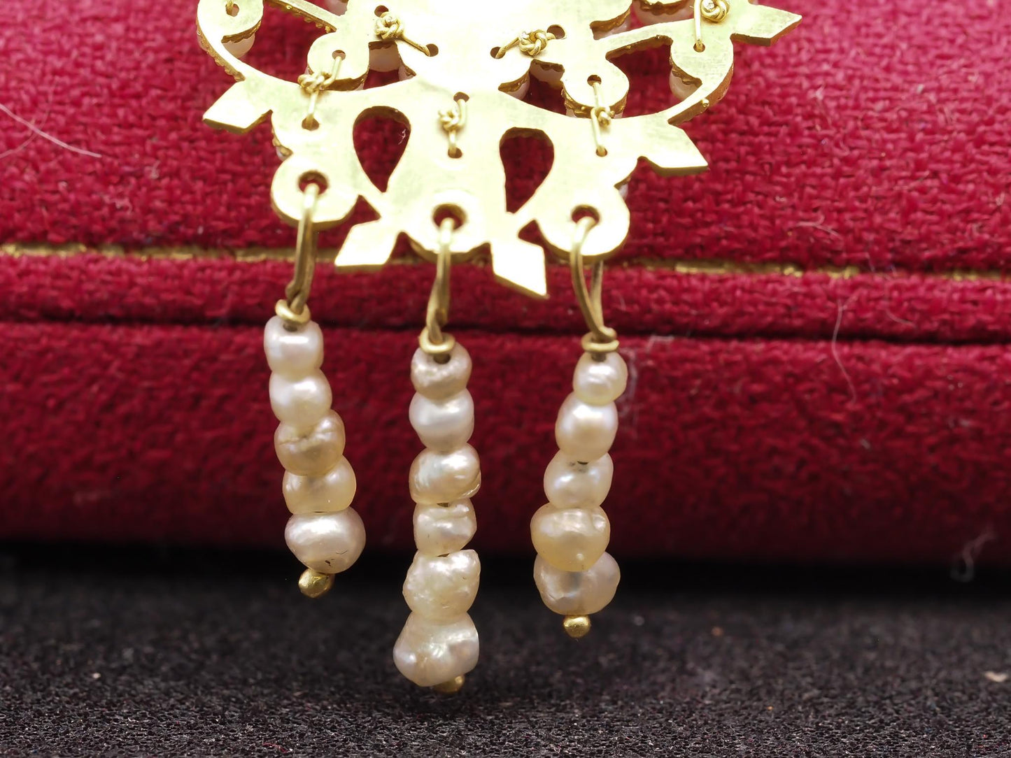 Georgian Canetille 15K Yellow Gold Amethyst, Citrine & Seed Pearl Pendant Brooch