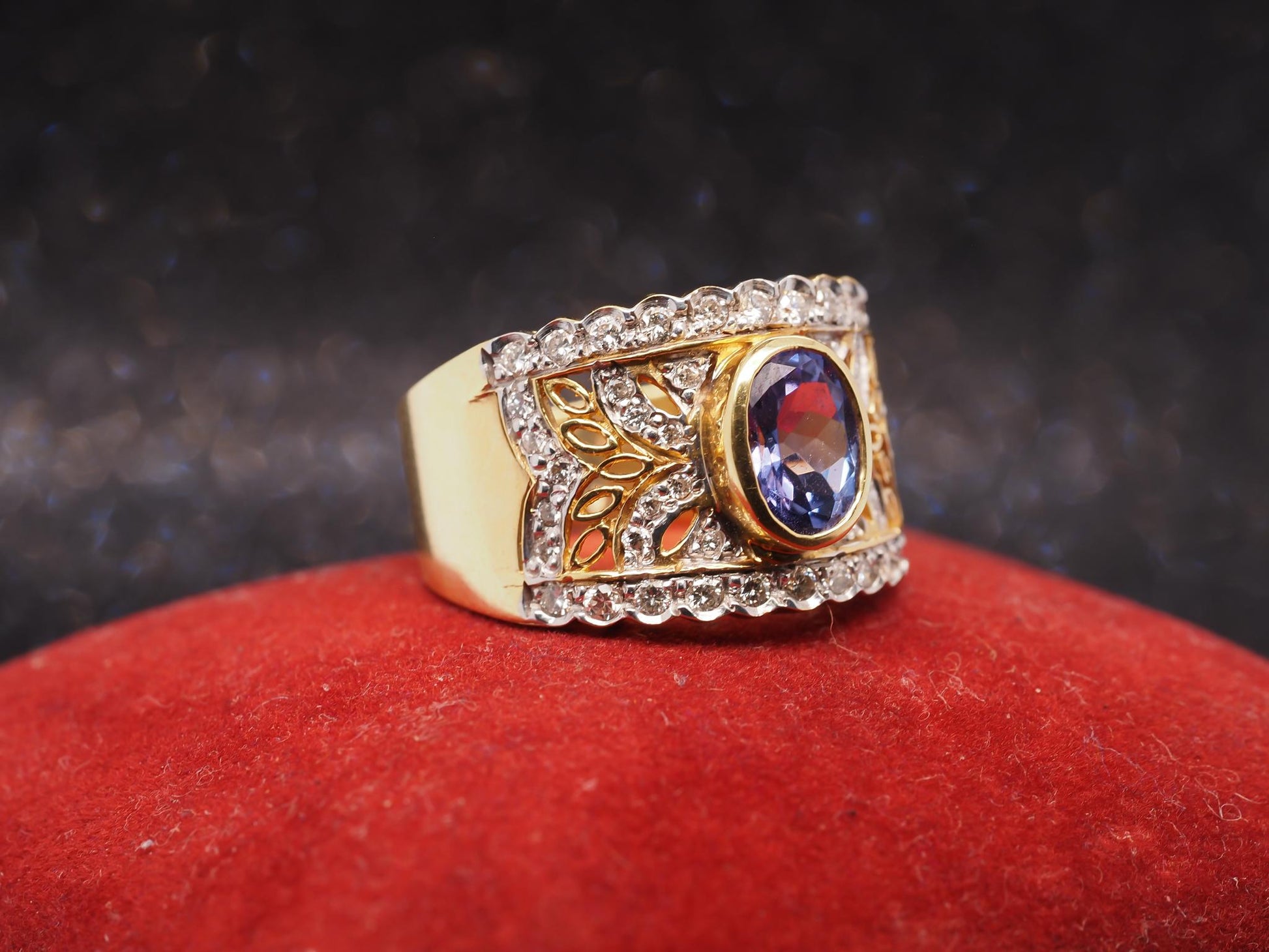 Estate LEVIAN 18K Yellow Gold Tanzanite and Diamond Ring -VHK#215B
