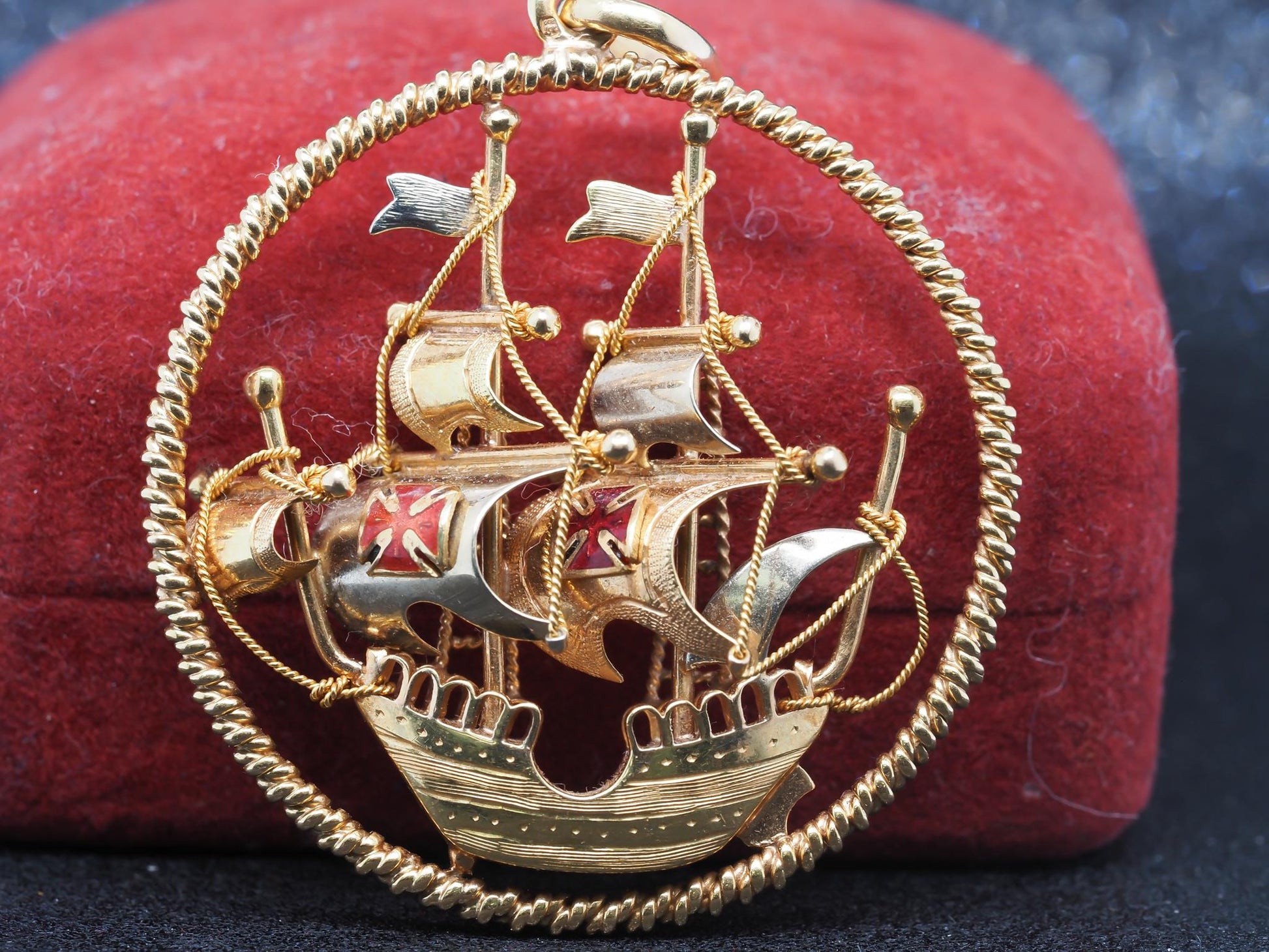 Estate Vintage 18K Yellow Gold Galleon Ship Pendant - VHK#112B