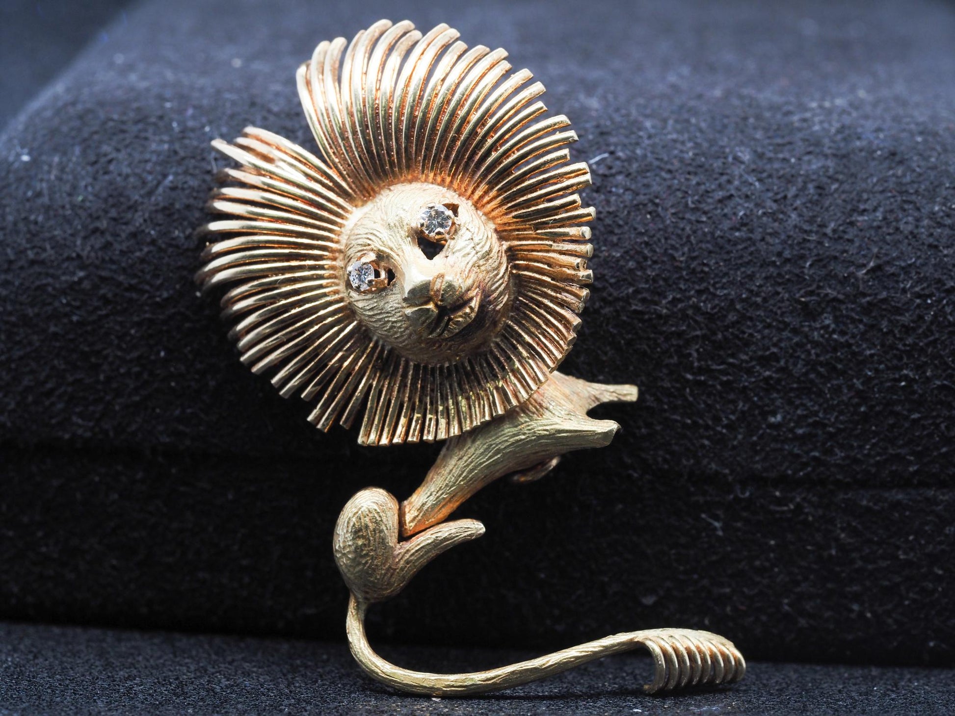 Estate Vintage French 18K Yellow Gold and Diamond Lion Brooch - VHK#115a