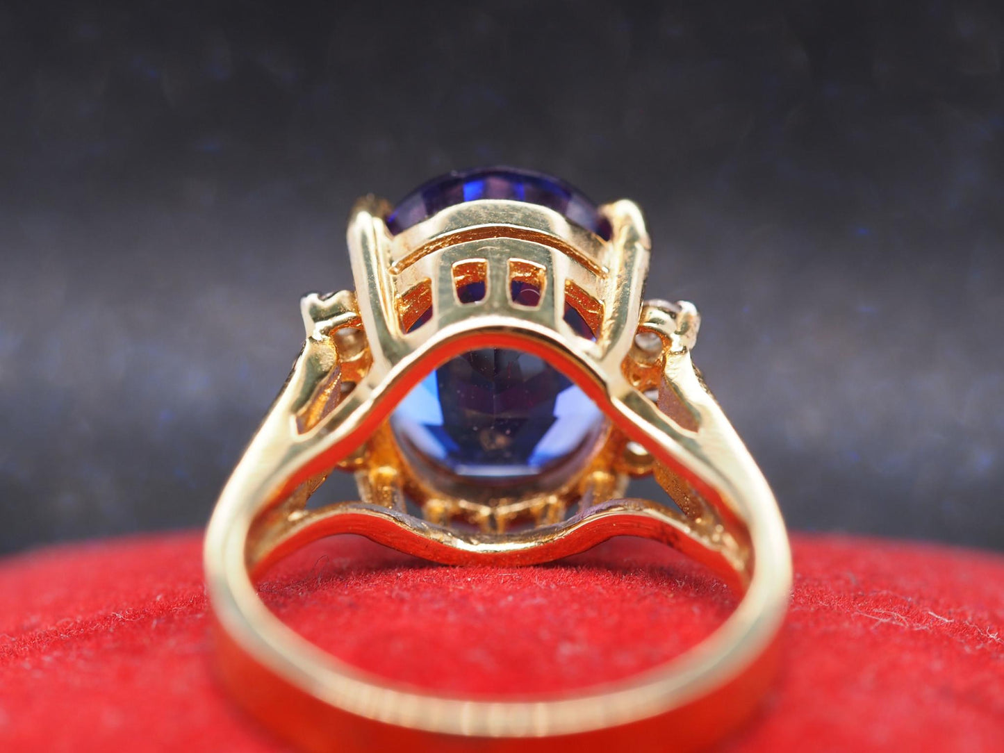 Estate LeVain 14K Yellow Gold Tanzanite and Diamond Ring - VHK#120c
