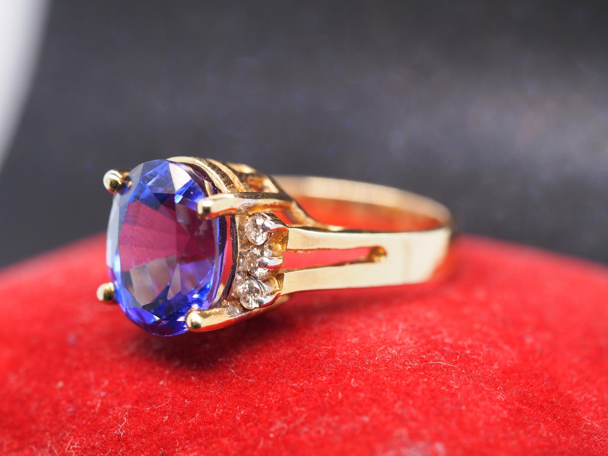 Estate LeVain 14K Yellow Gold Tanzanite and Diamond Ring - VHK#120c