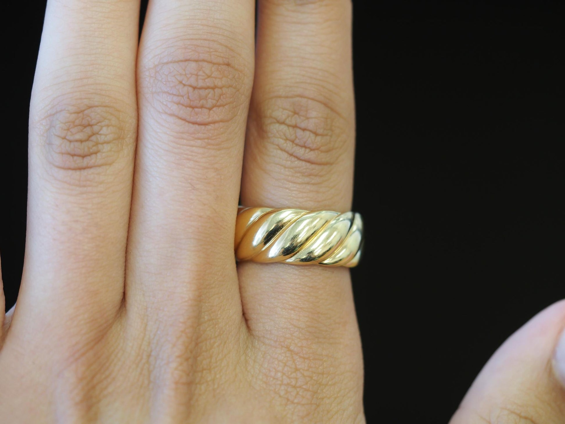 Estate David Yurman 18K Yellow Gold Sculpted Cable Ring - VHK#338a