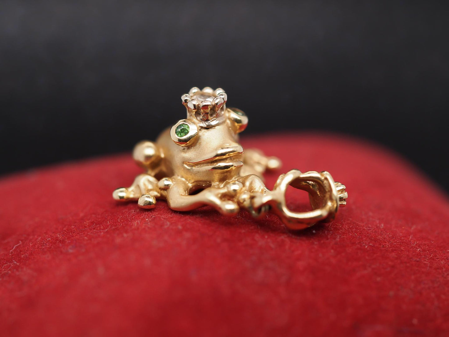 Estate 14K Yellow Gold Frog Pendant with Emerald and Diamonds - VHK#347a