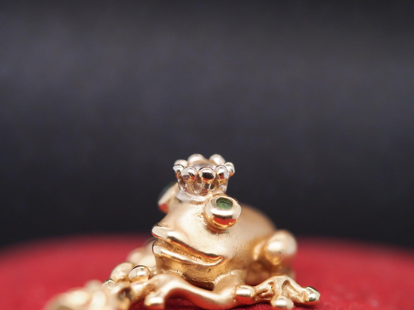 Estate 14K Yellow Gold Frog Pendant with Emerald and Diamonds - VHK#347a