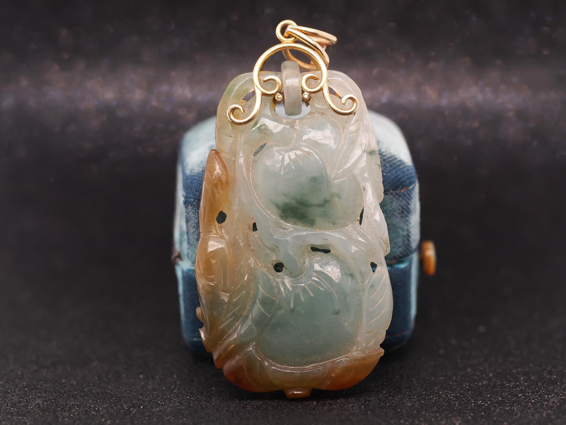 Estate Vintage 14K Gold Jade Sculpture Pendant - VHK#370C
