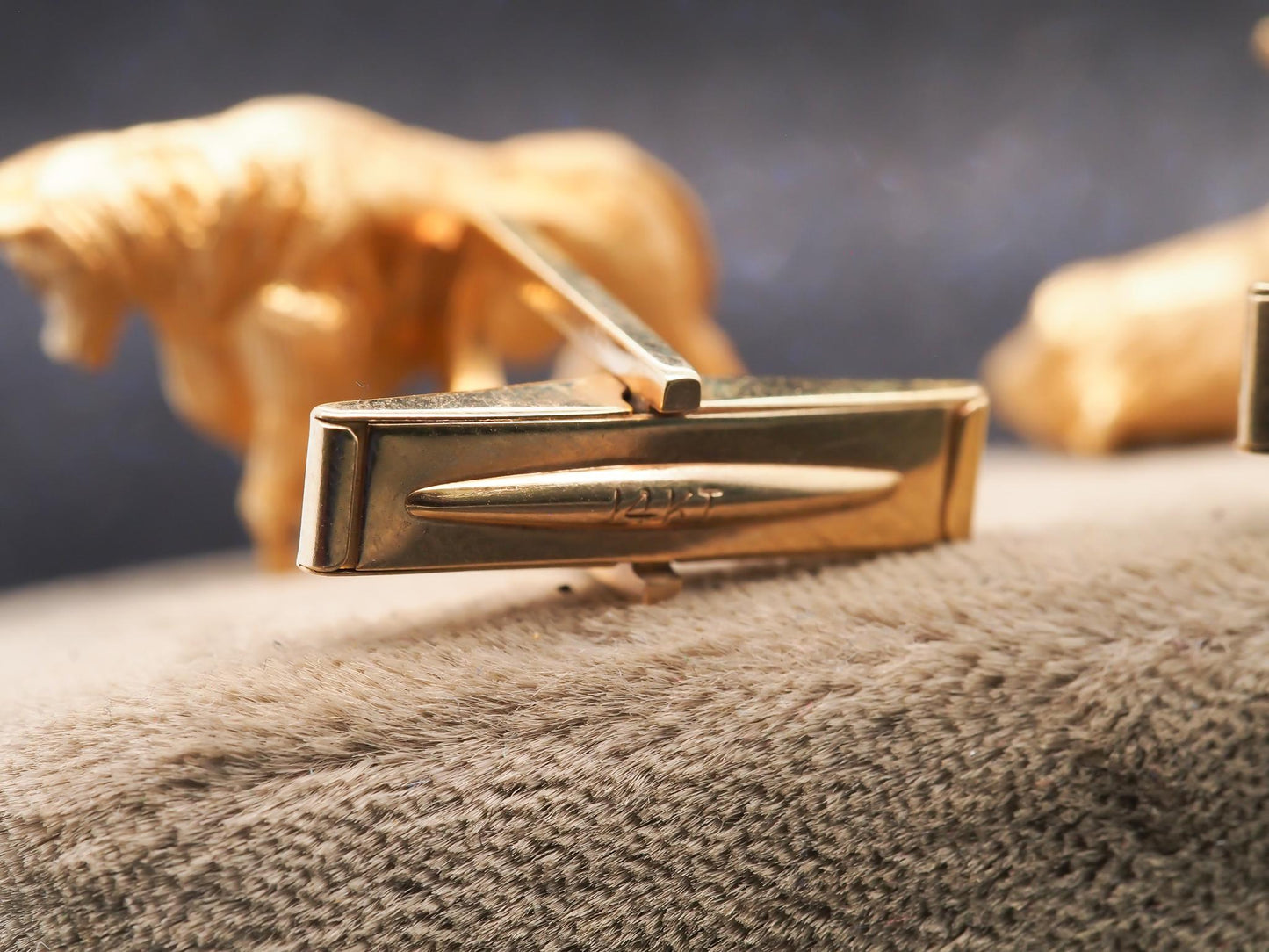 Estate 14K Yellow Gold Bull and Bear Wall Street Cufflinks - VHK#522a