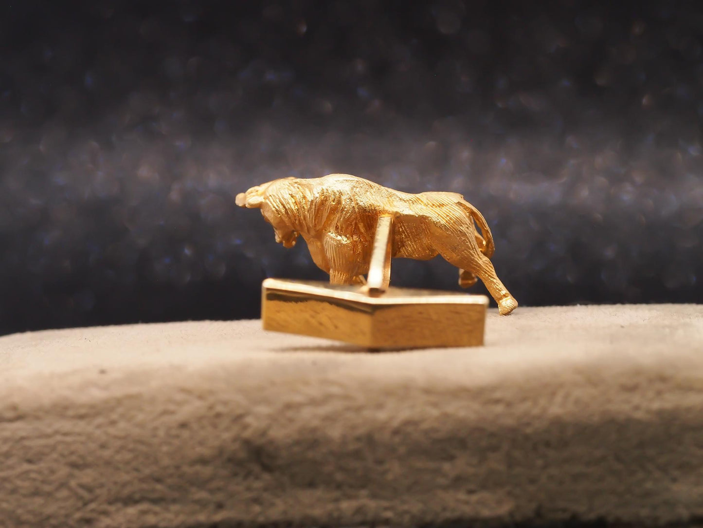 Estate 14K Yellow Gold Bull and Bear Wall Street Cufflinks - VHK#522a