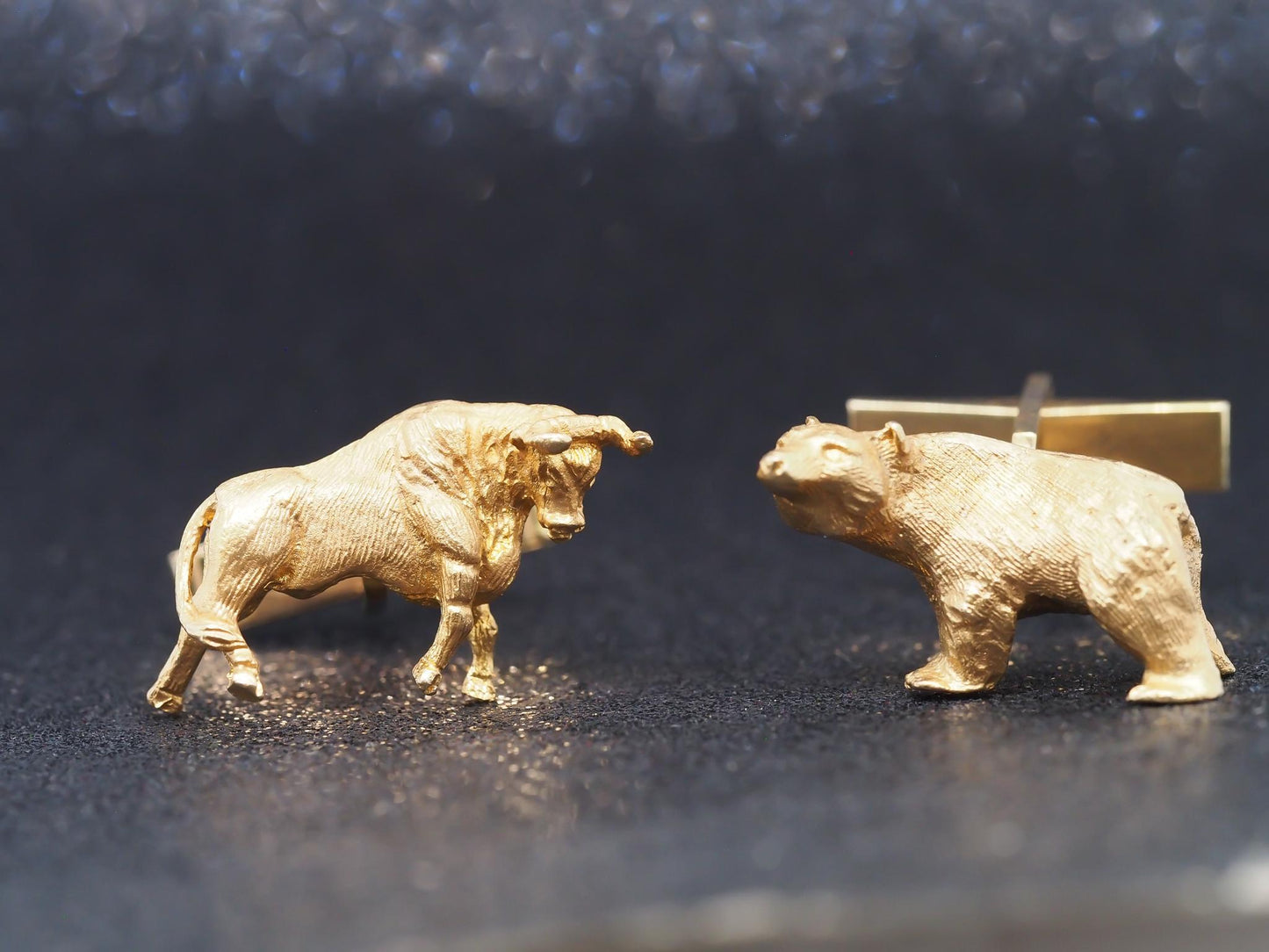 Estate 14K Yellow Gold Bull and Bear Wall Street Cufflinks - VHK#522a