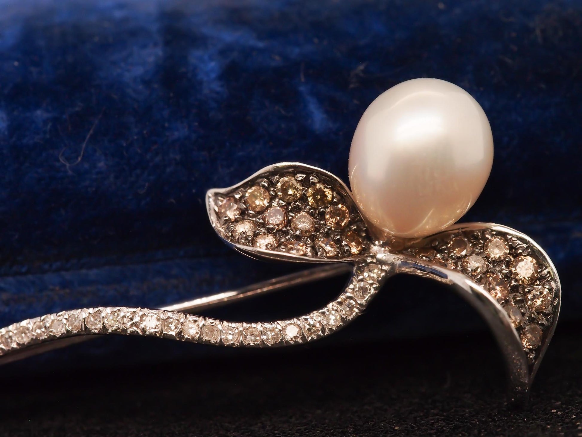 Estate 14K White Gold Pearl and Brown and White Diamond Flower Brooch - VHK#501b