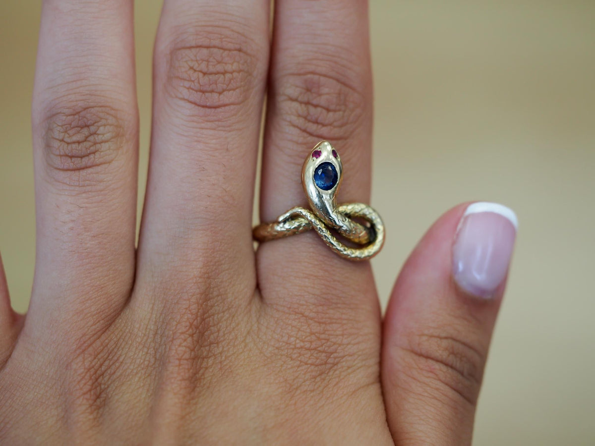 Estate Vintage 18K Yellow Gold Snake Ring with Ruby and Sapphire - VHK#640c