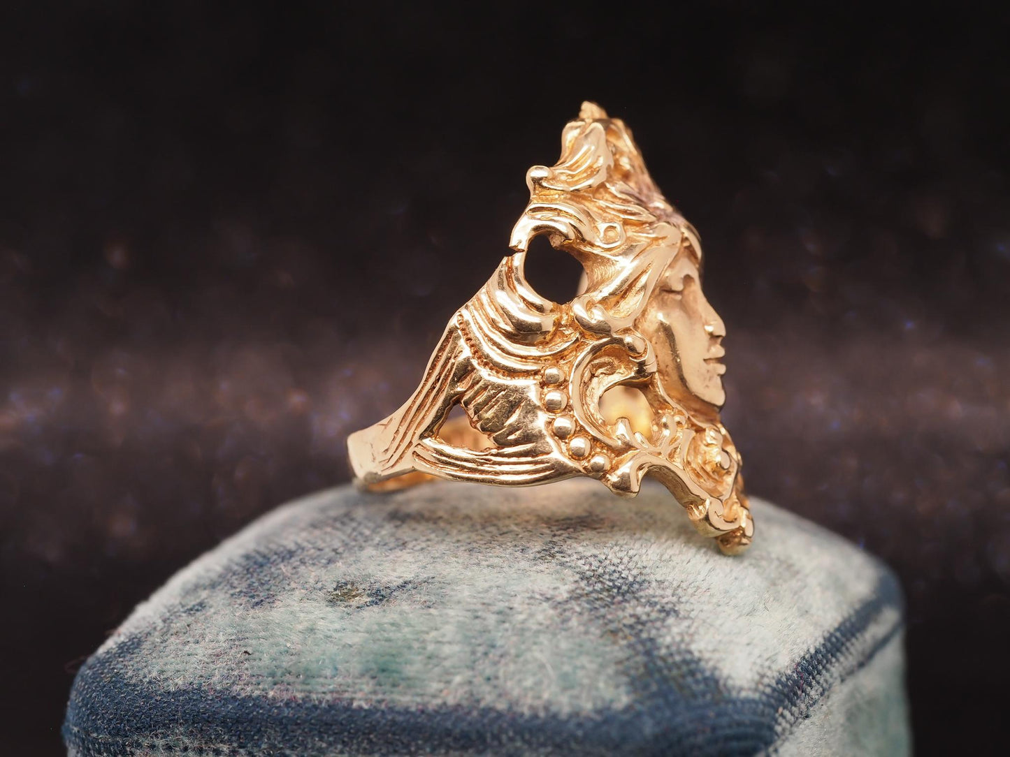Estate 14K Yellow Gold Art Nouveau Lady Face Ring - VHK#731A