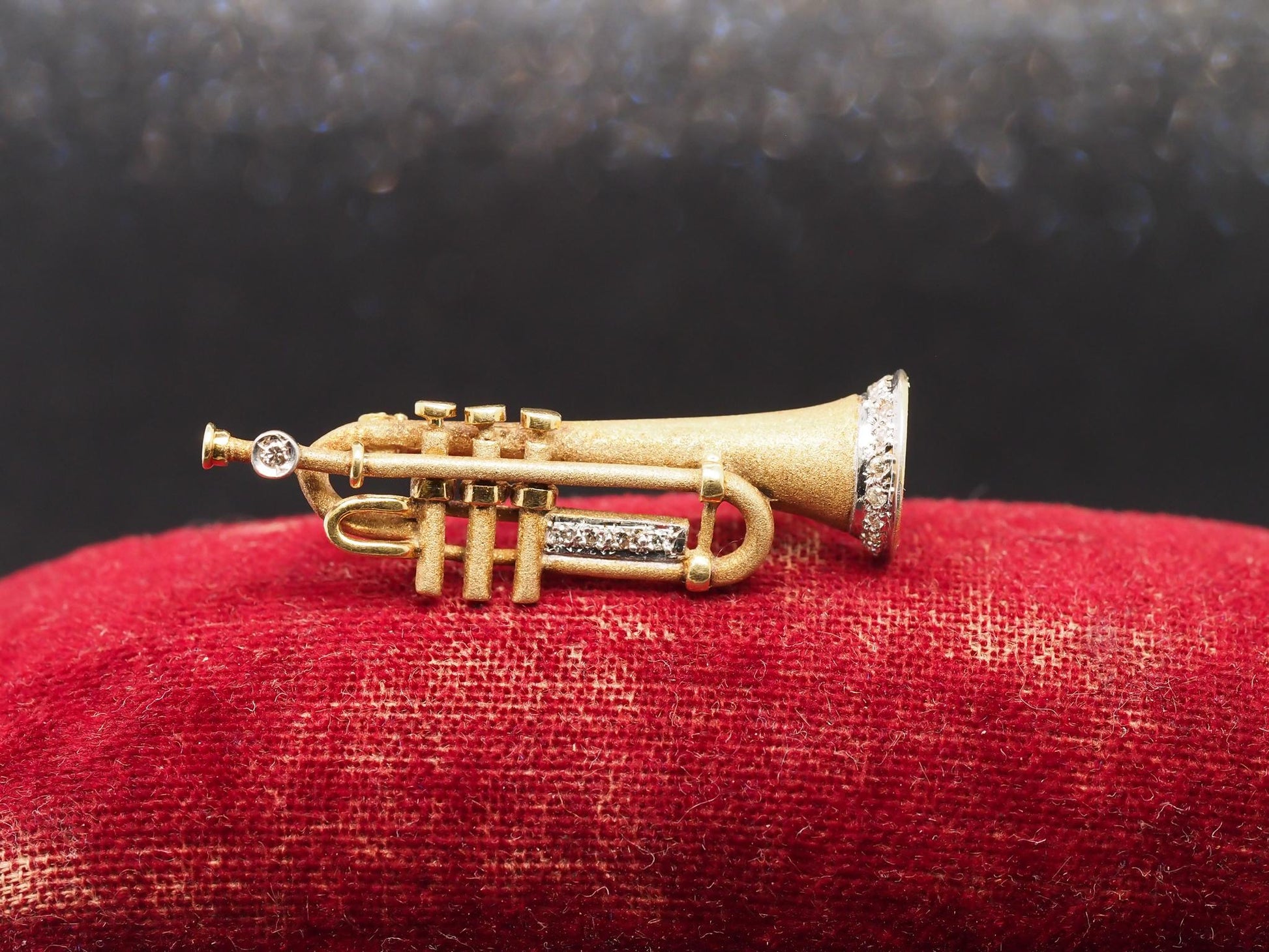 Estate Vintage Trumpet 14K Yellow Gold with diamonds Brooch Pin - VHK#886A