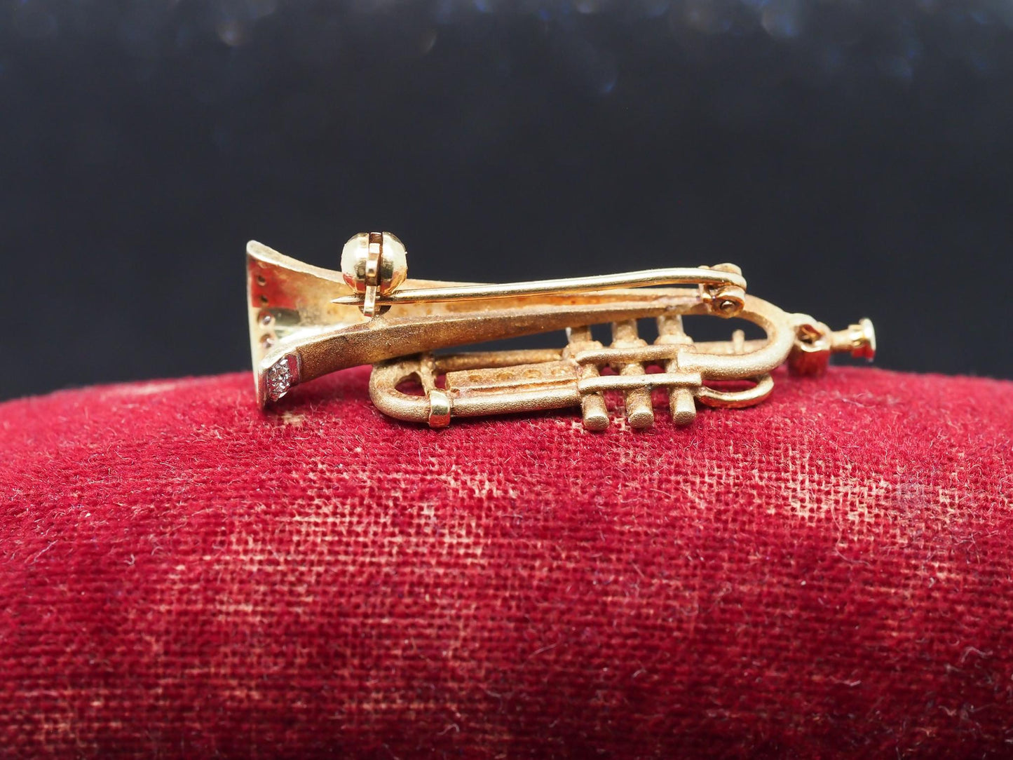 Estate Vintage Trumpet 14K Yellow Gold with diamonds Brooch Pin - VHK#886A