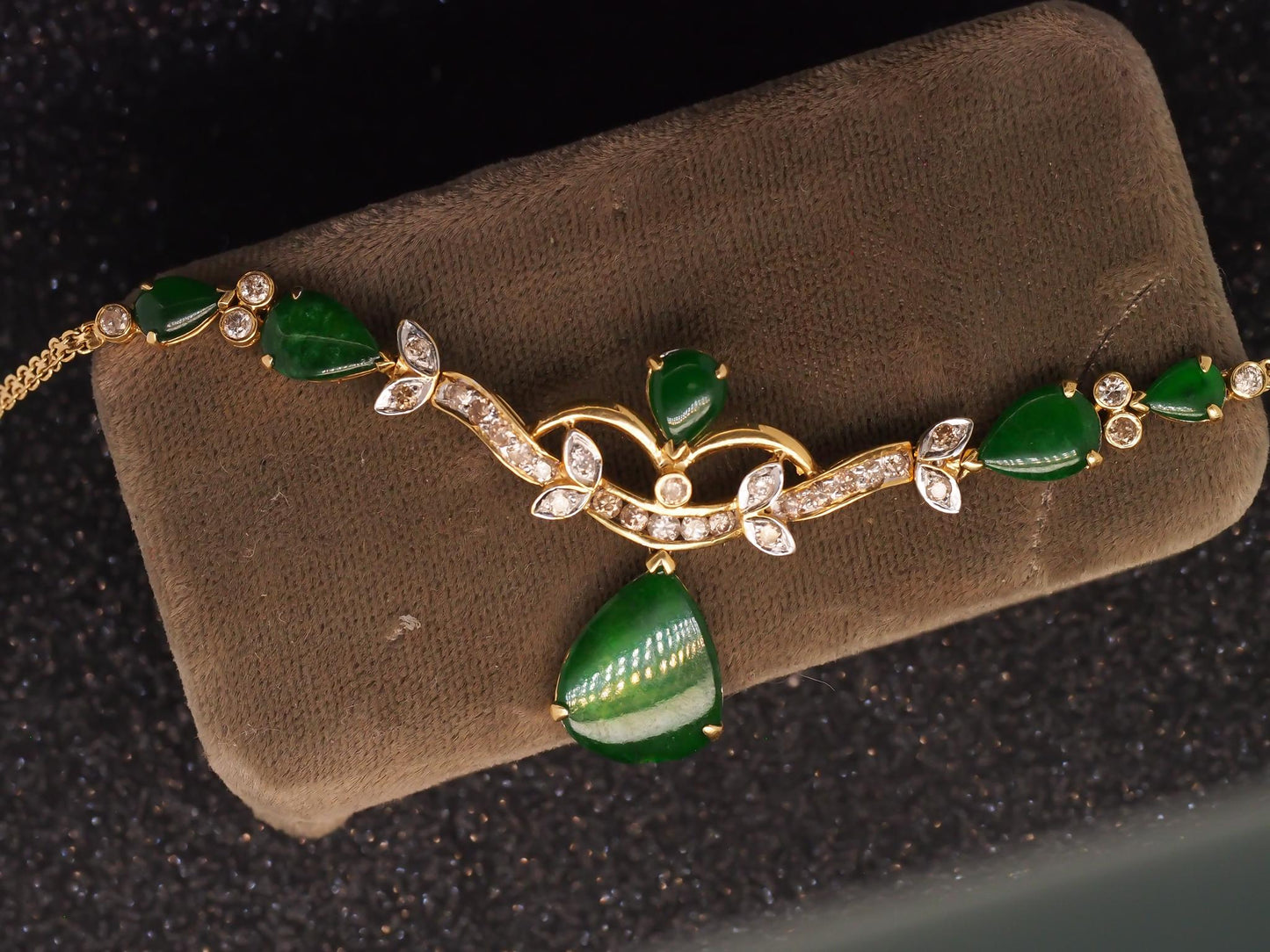 Estate 18K Yellow Gold Italian Made Diamond and Jade Necklace - VHK#923A