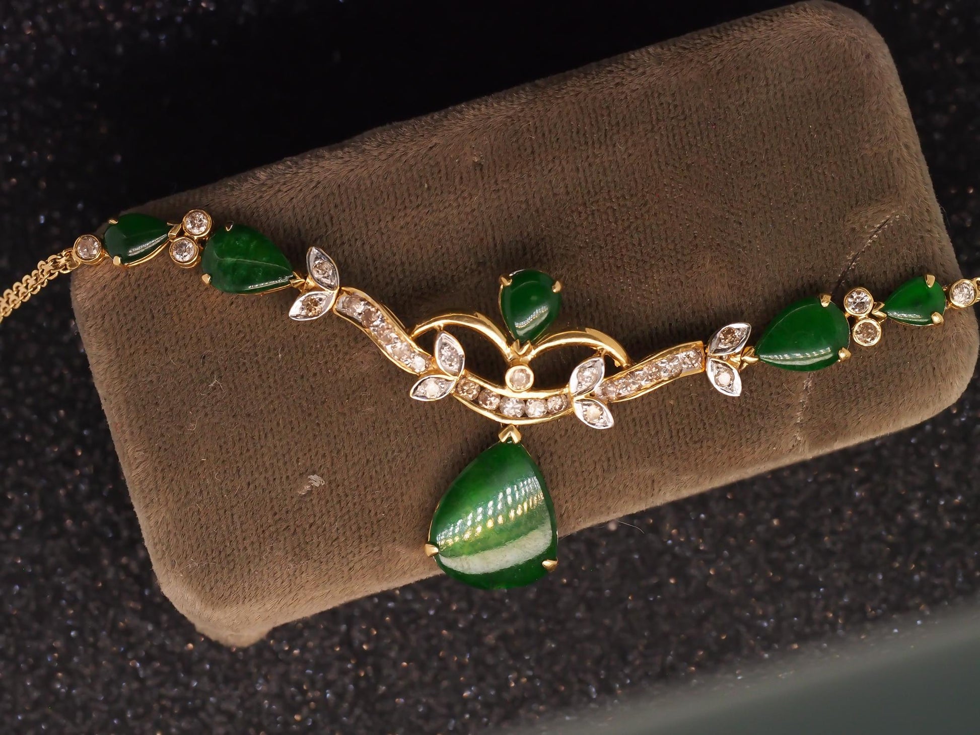 Estate 18K Yellow Gold Italian Made Diamond and Jade Necklace - VHK#923A