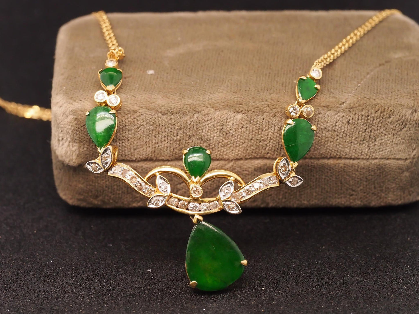 Estate 18K Yellow Gold Italian Made Diamond and Jade Necklace - VHK#923A