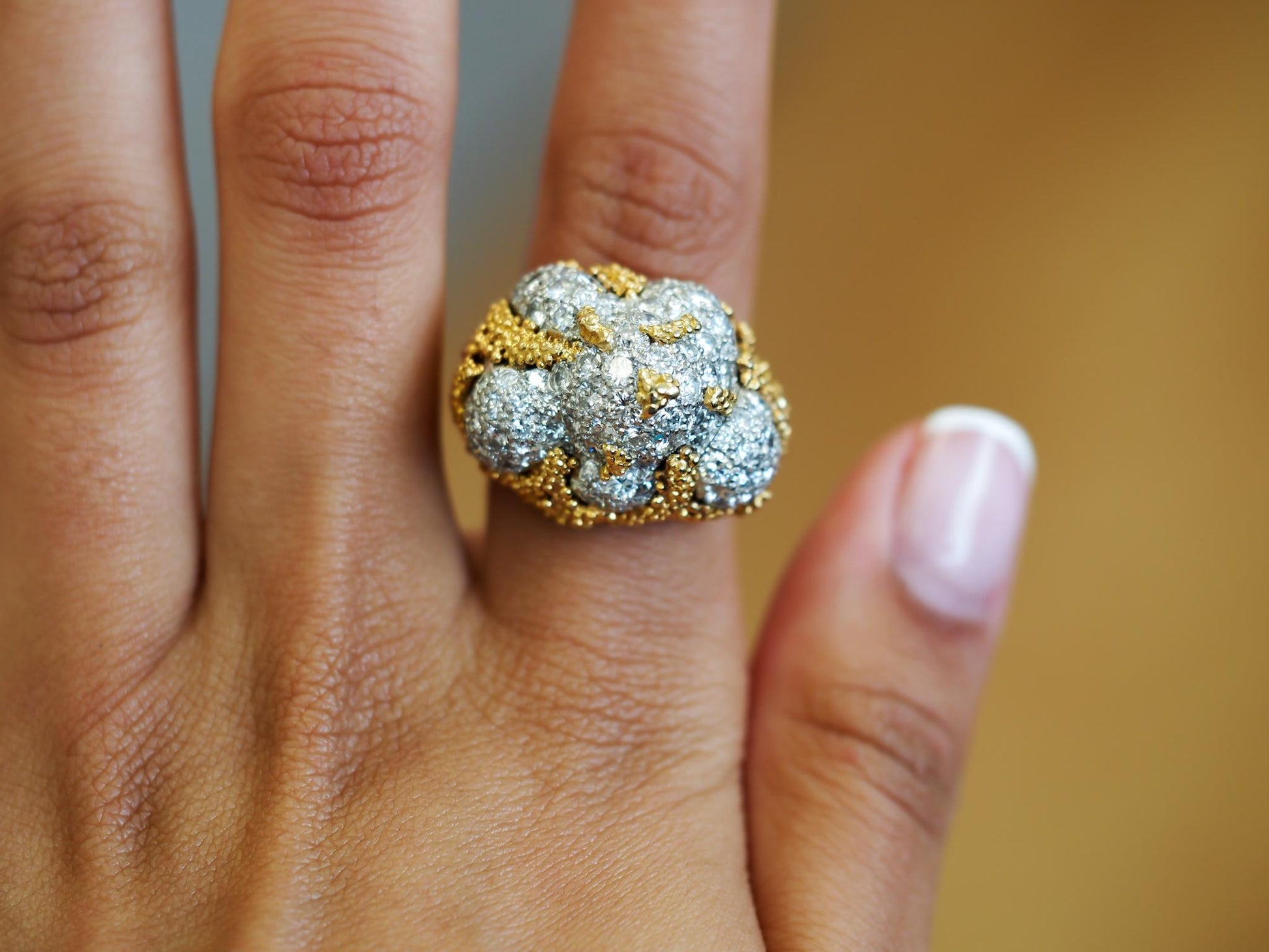 Estate Vintage 18K Gold Diamond Free Form Shape Ring - VHK#1016