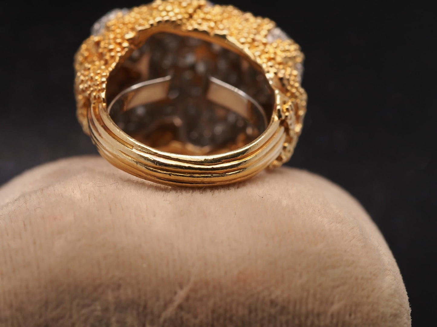 Estate Vintage 18K Gold Diamond Free Form Shape Ring - VHK#1016