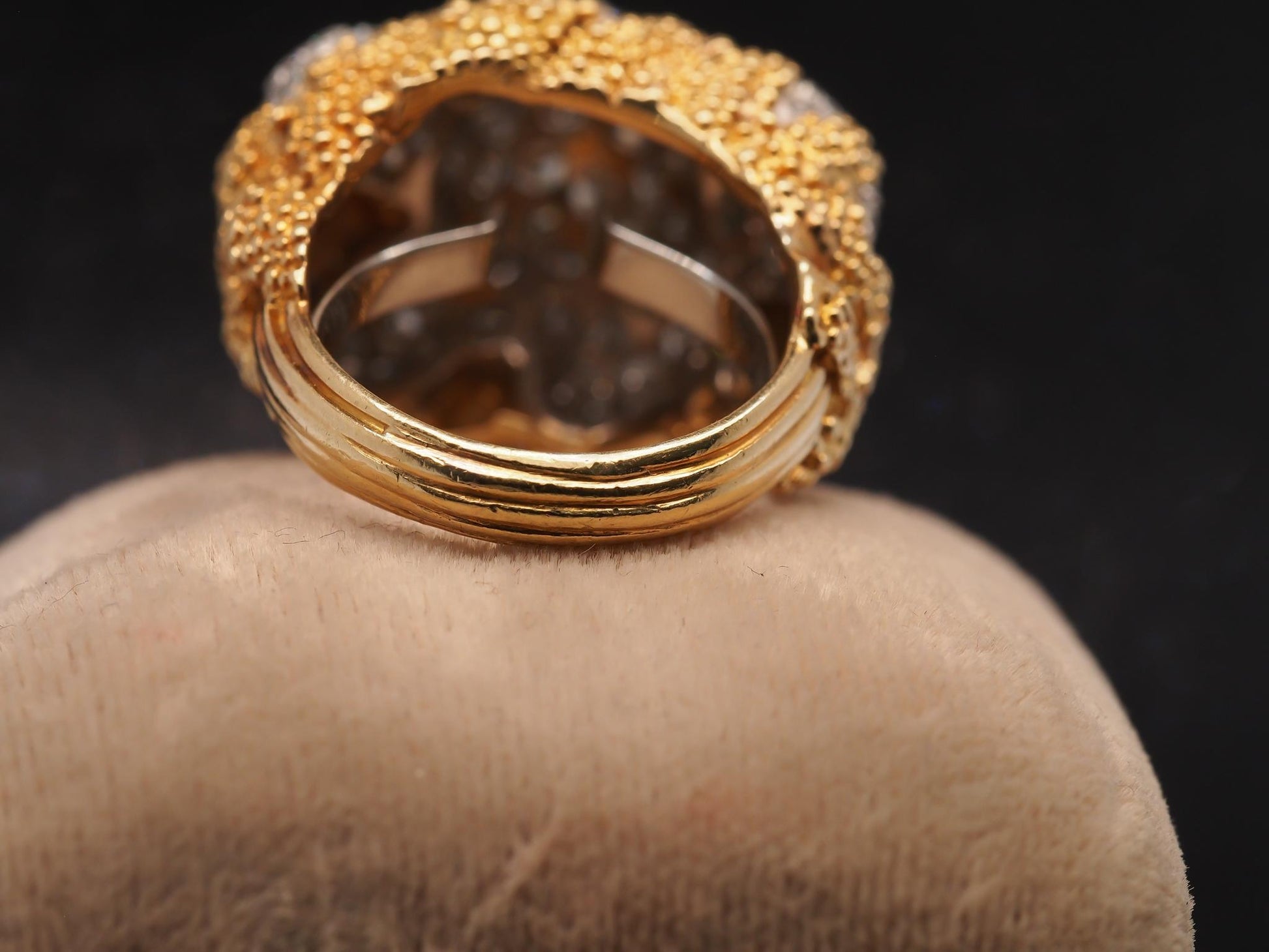 Estate Vintage 18K Gold Diamond Free Form Shape Ring - VHK#1016