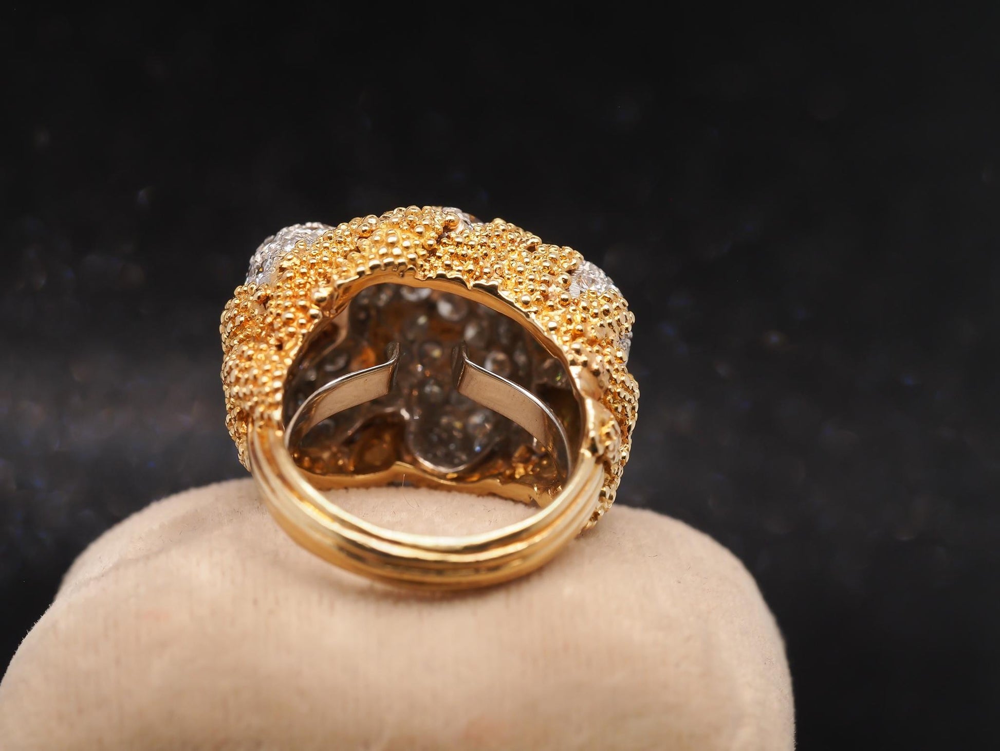 Estate Vintage 18K Gold Diamond Free Form Shape Ring - VHK#1016