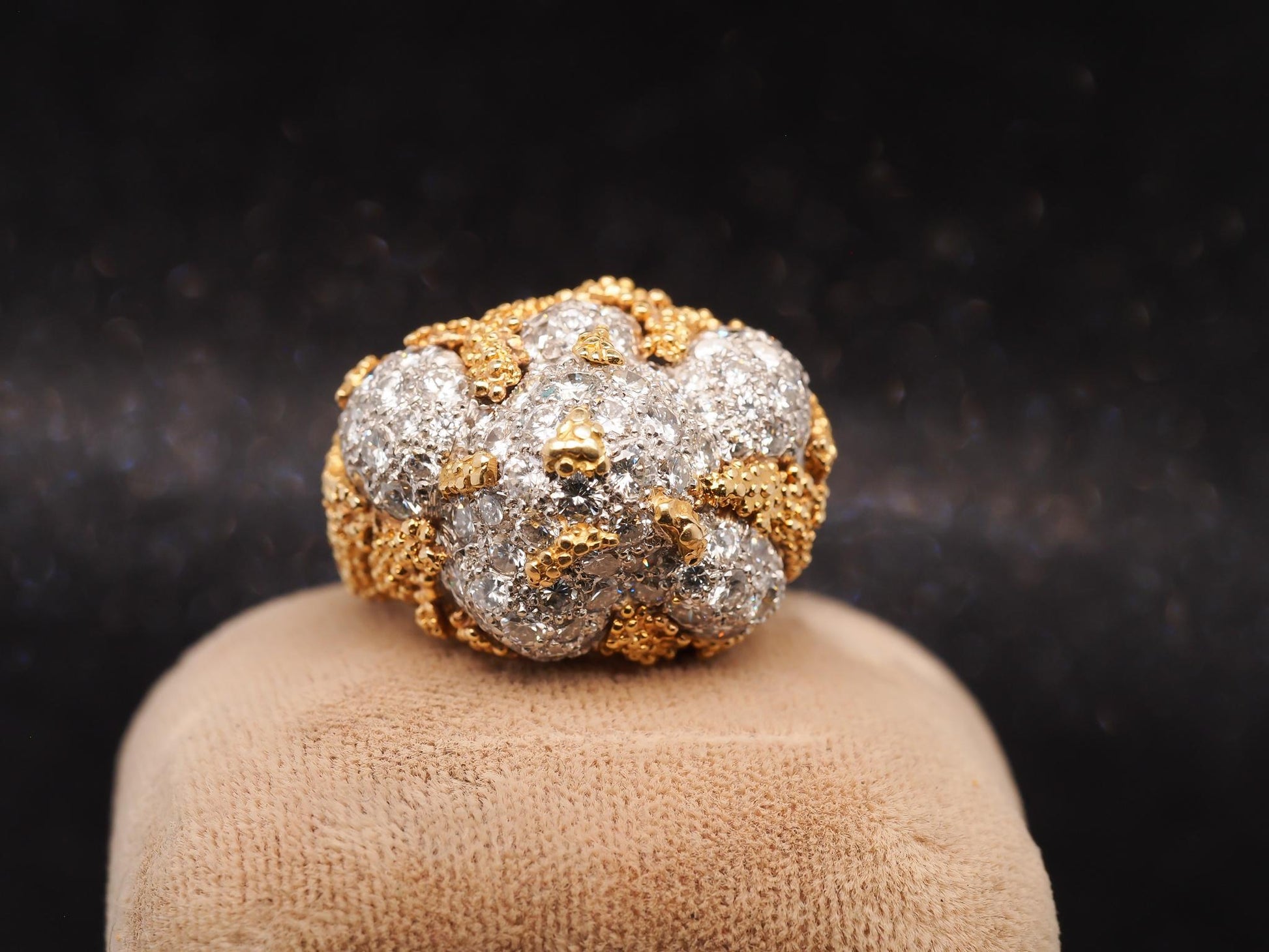 Estate Vintage 18K Gold Diamond Free Form Shape Ring - VHK#1016