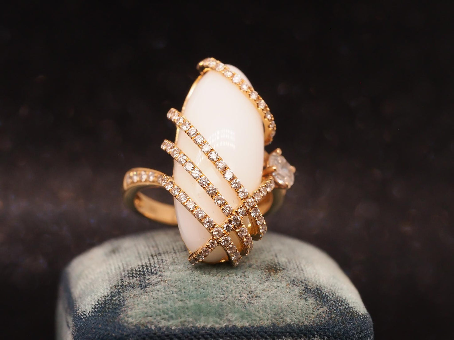 Estate 18K Yellow Gold White Chalcedony Diamond Ring - VHK#1020